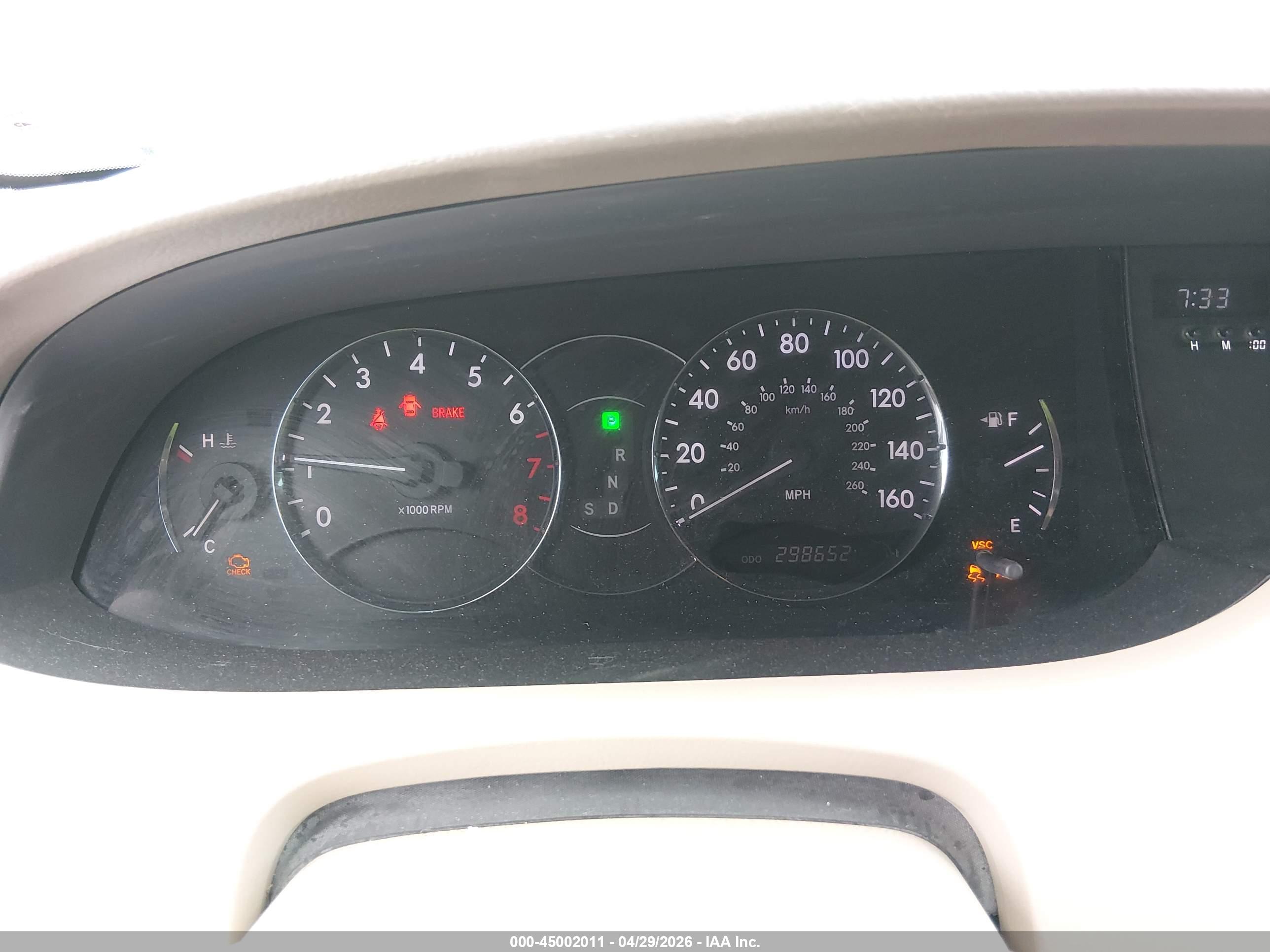 TOYOTA AVALON image 7