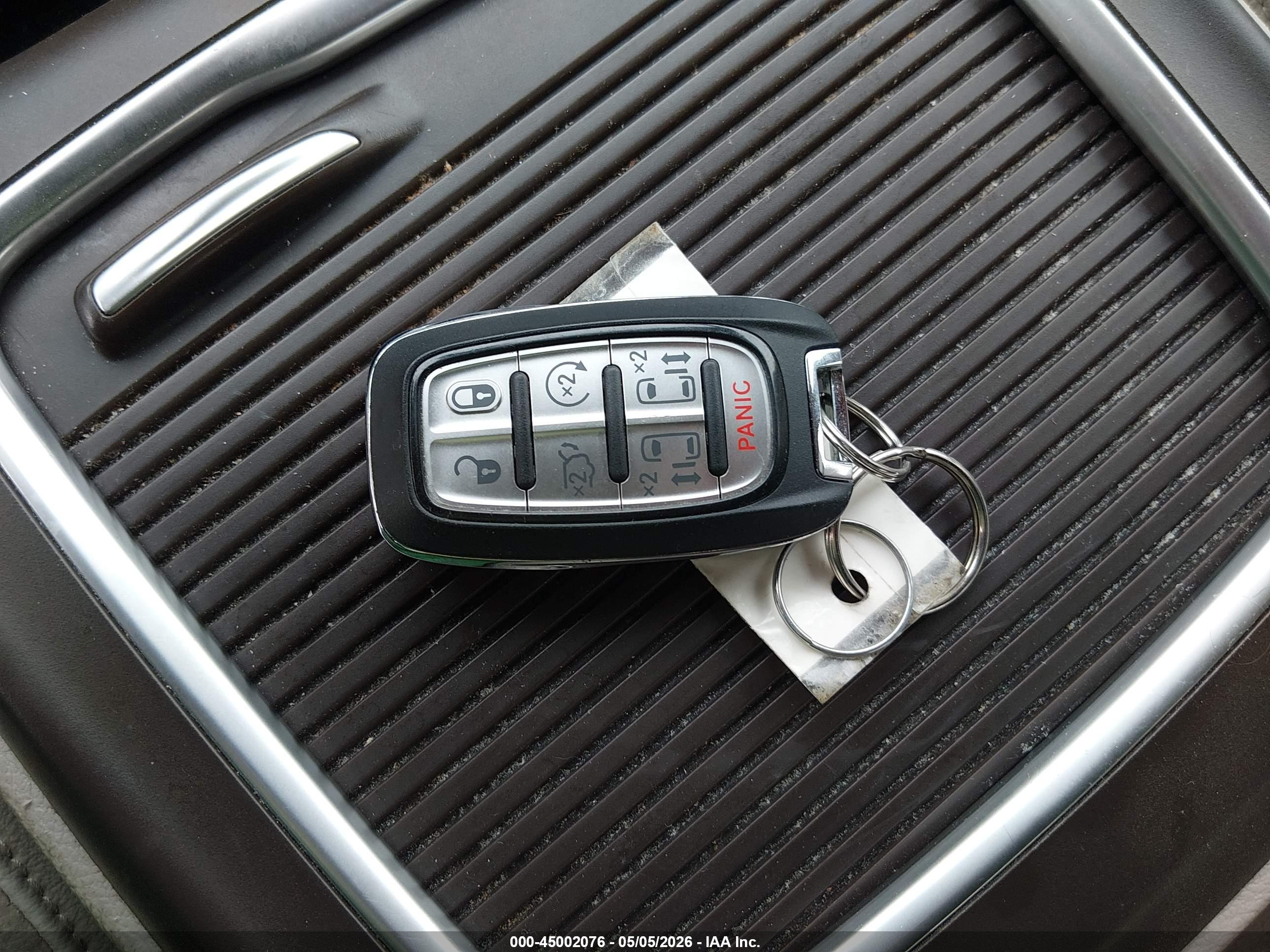 CHRYSLER PACIFICA image 11