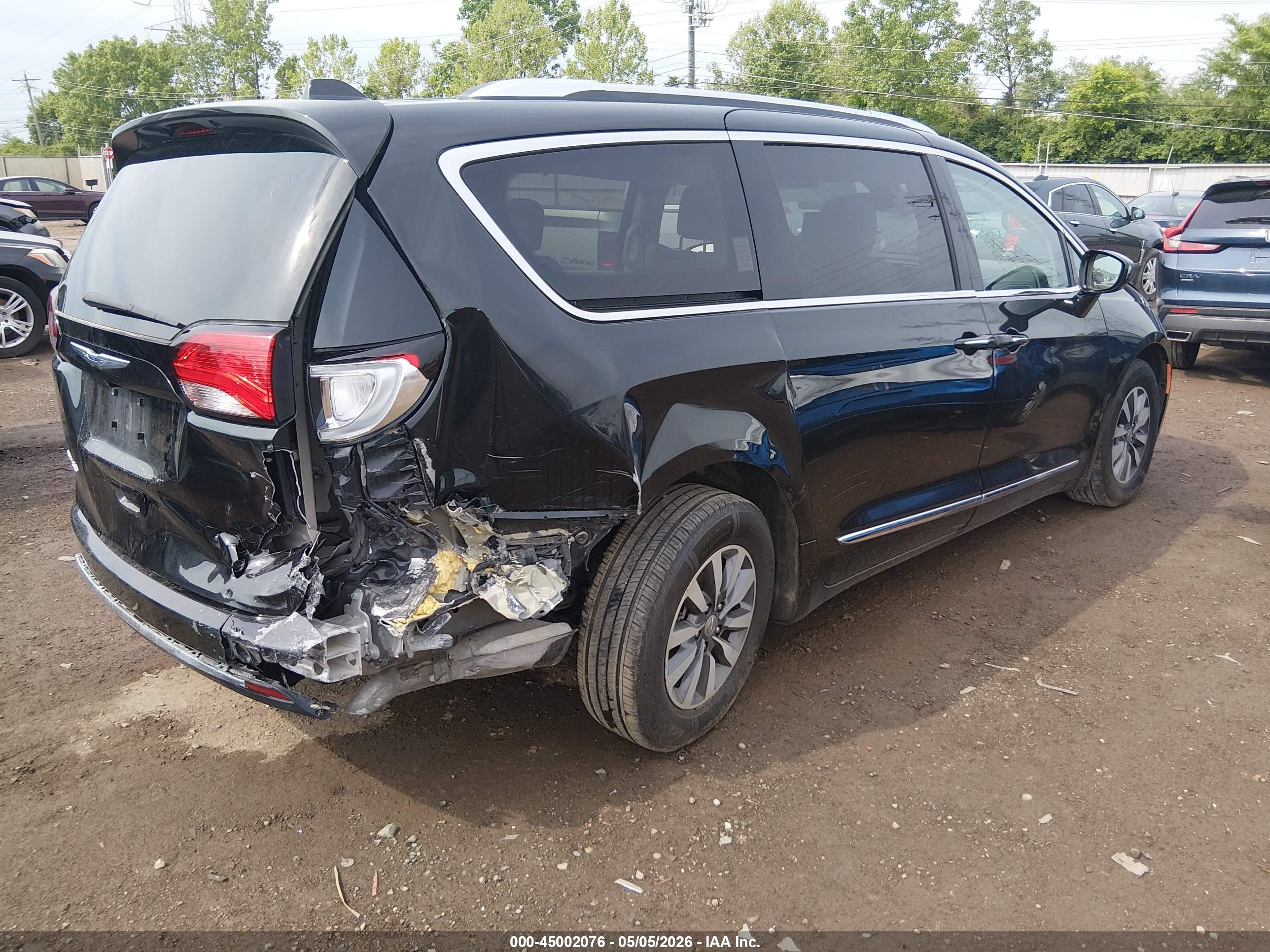 CHRYSLER PACIFICA image 4