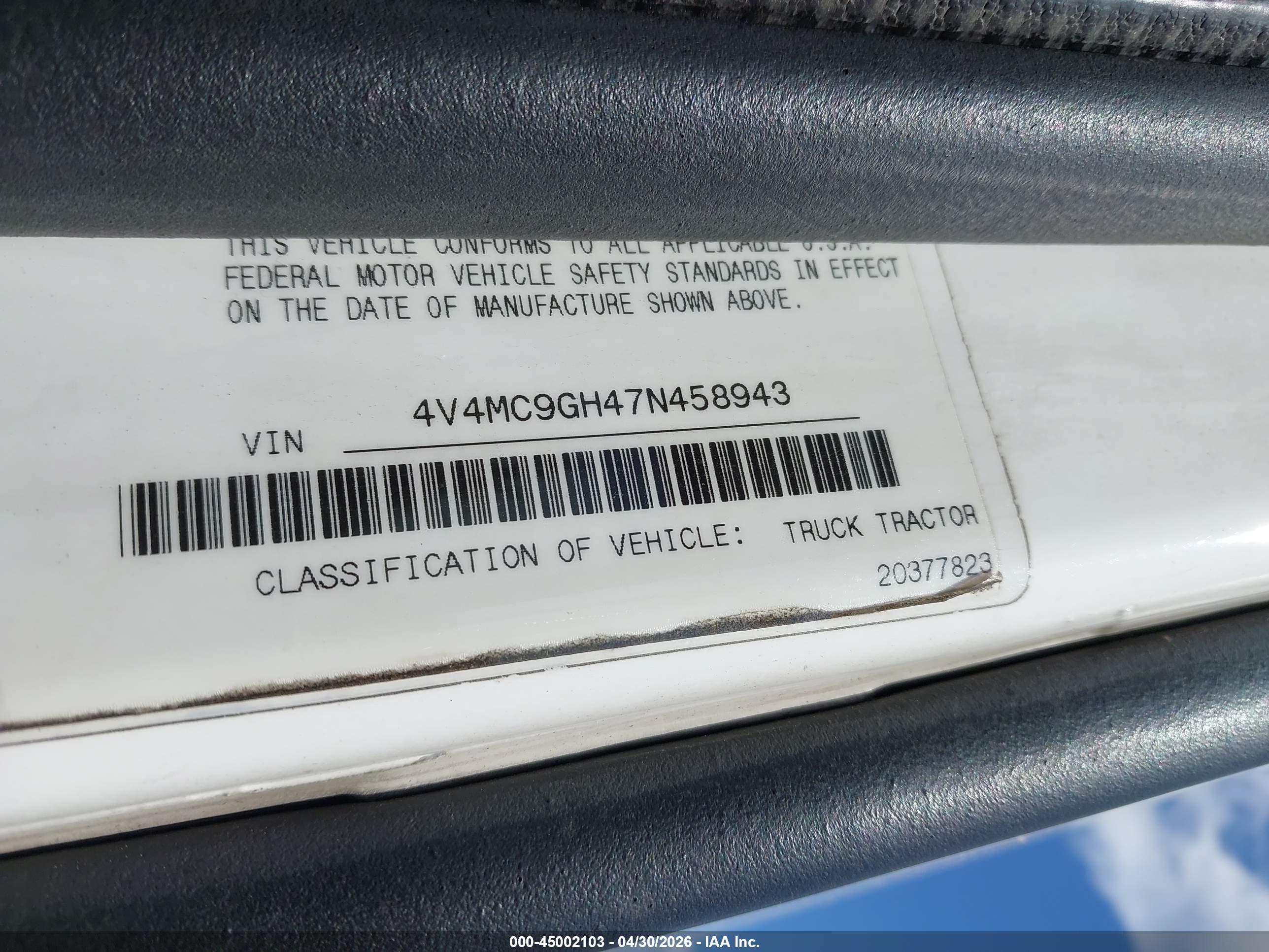VOLVO VN image 9