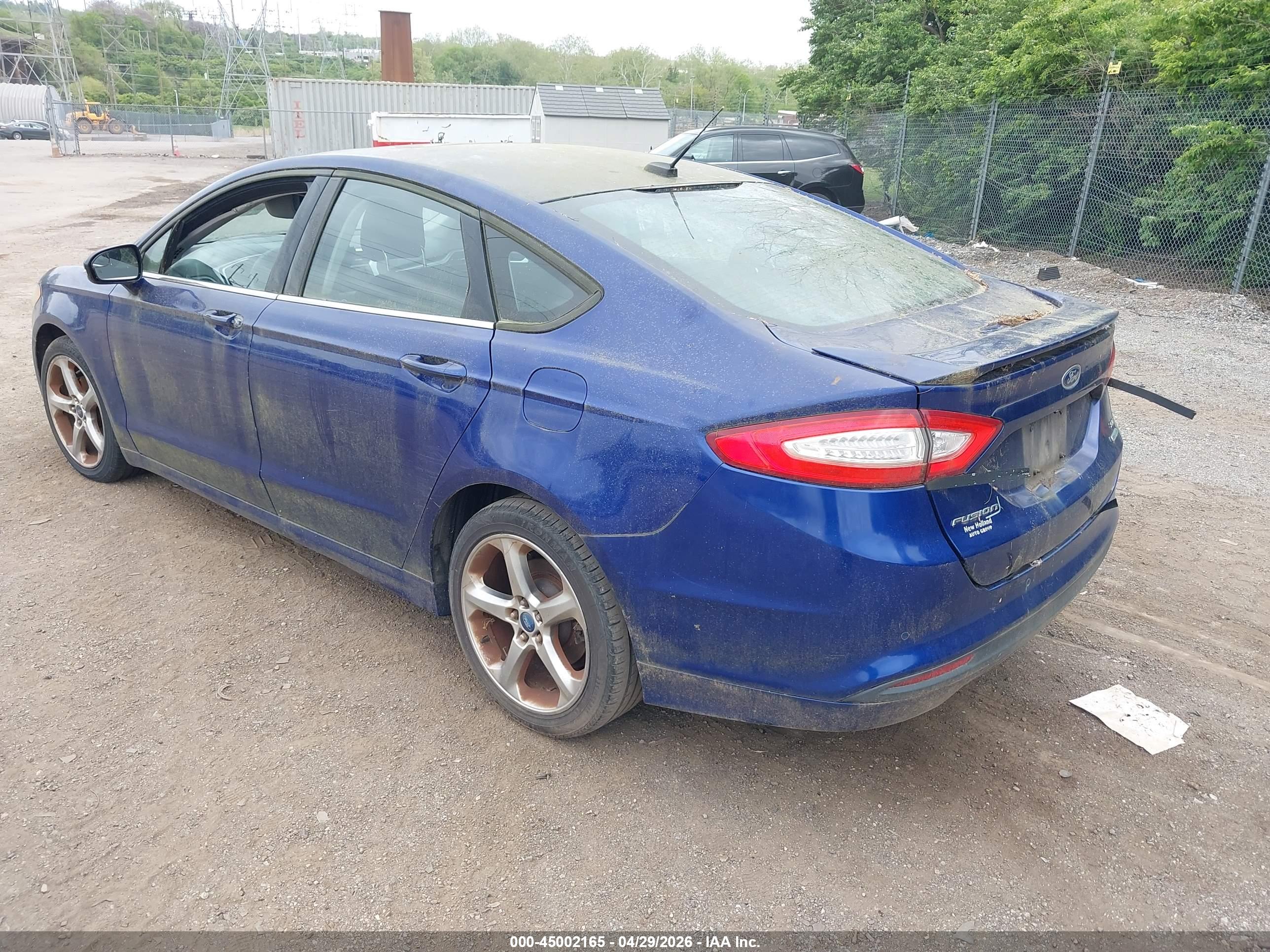 FORD FUSION image 3