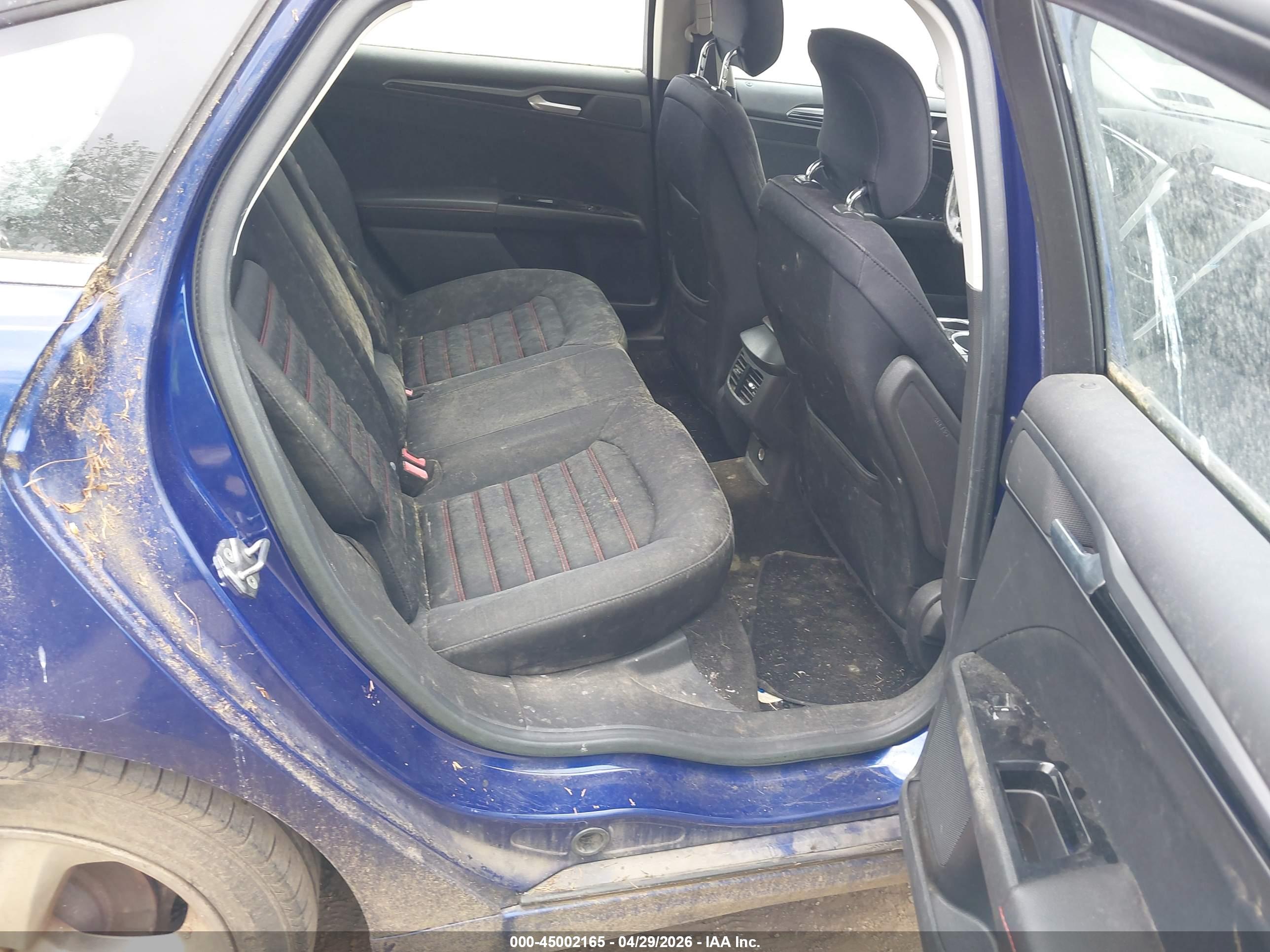 FORD FUSION image 8