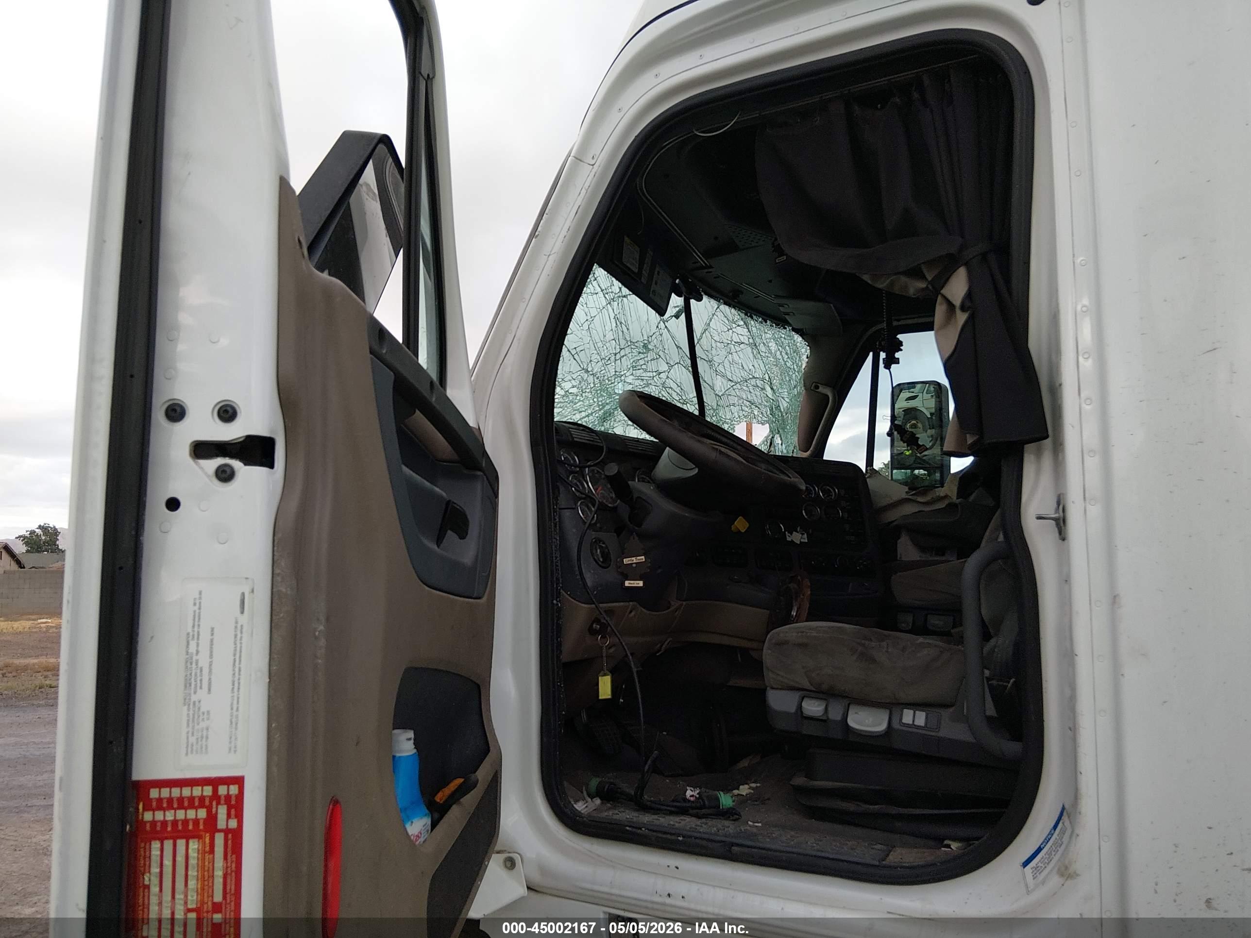 FREIGHTLINER CASCADIA image 7
