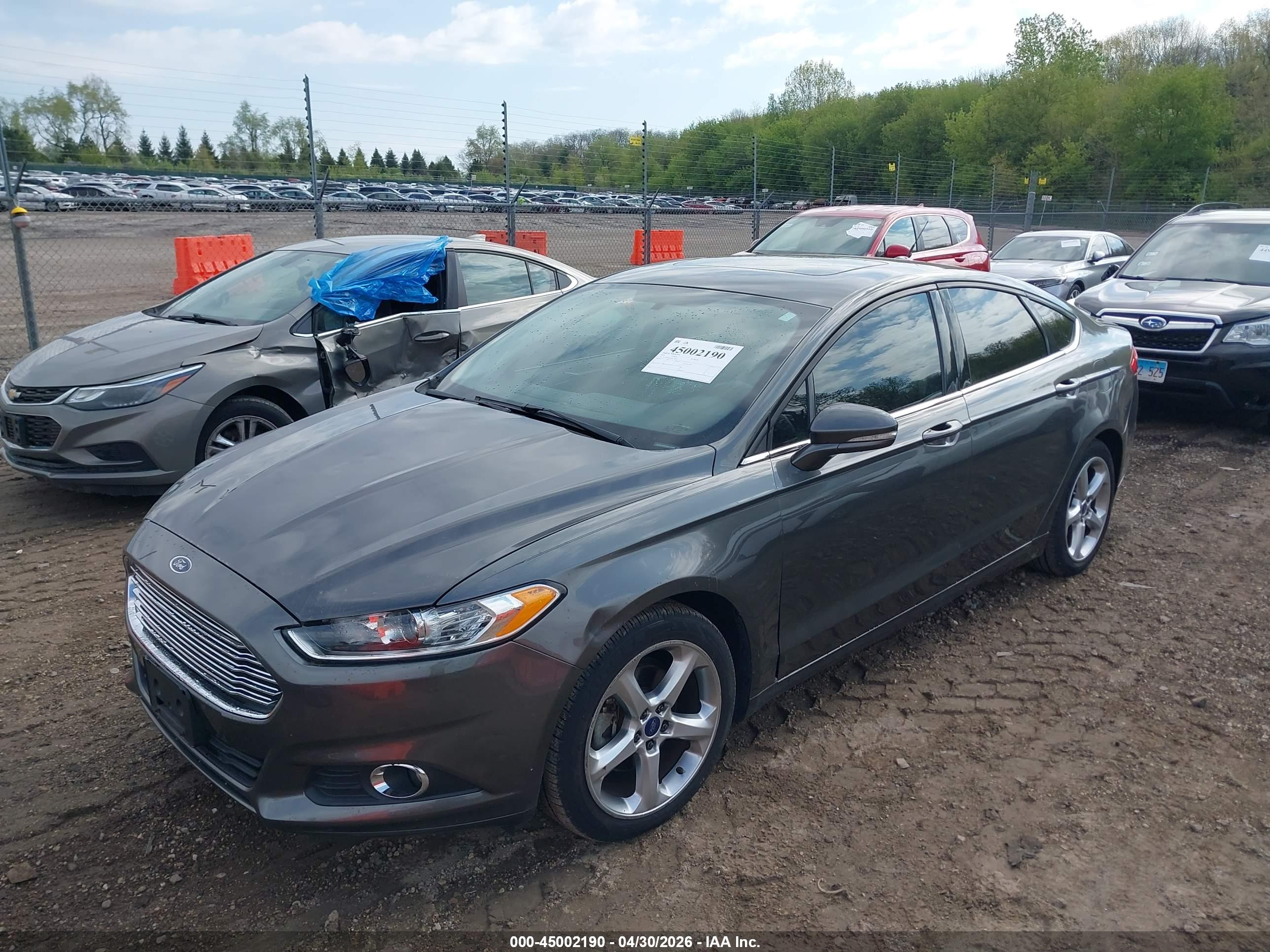 FORD FUSION image 2