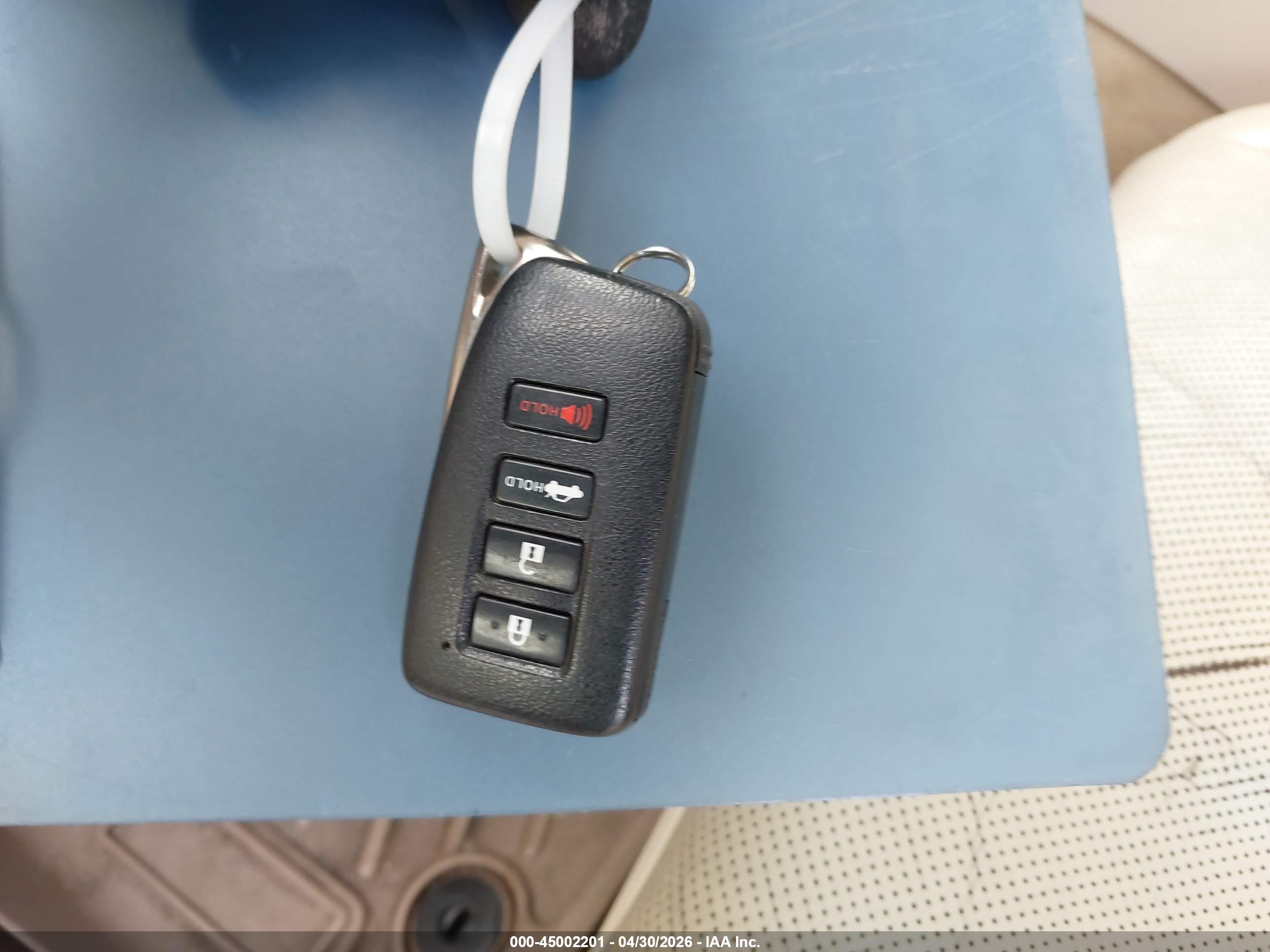 LEXUS ES image 11