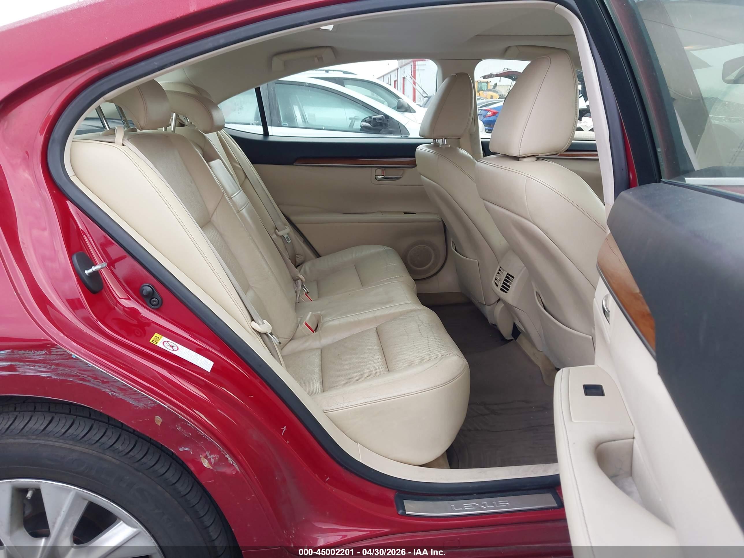 LEXUS ES image 8