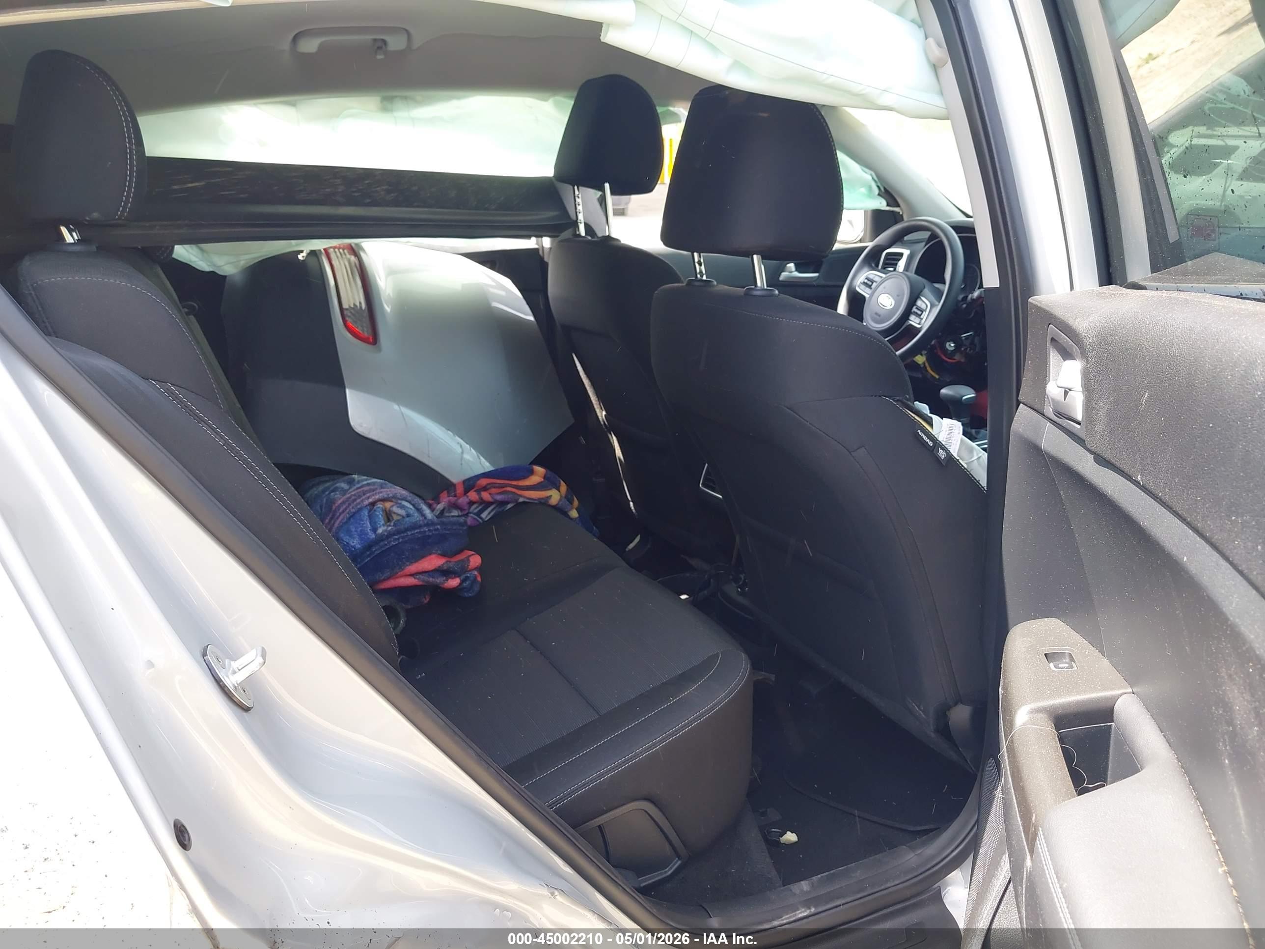 KIA SPORTAGE image 8