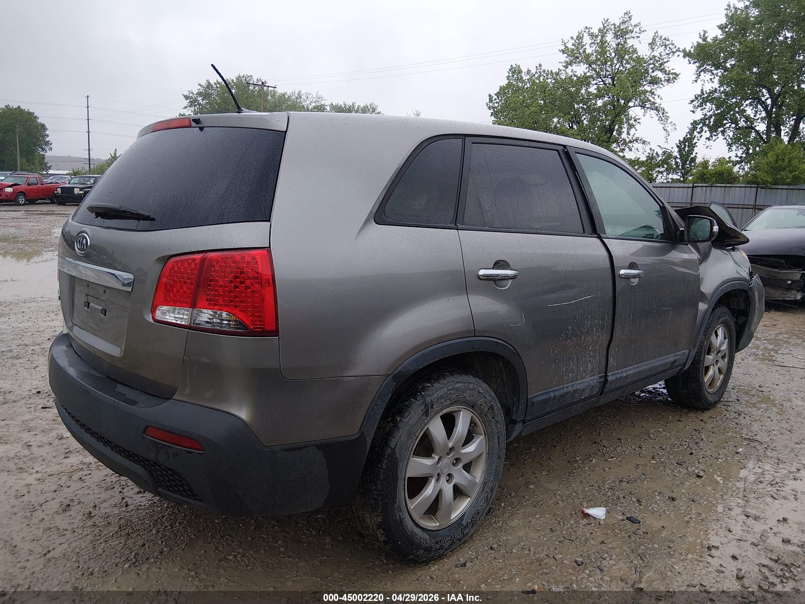 KIA SORENTO image 4