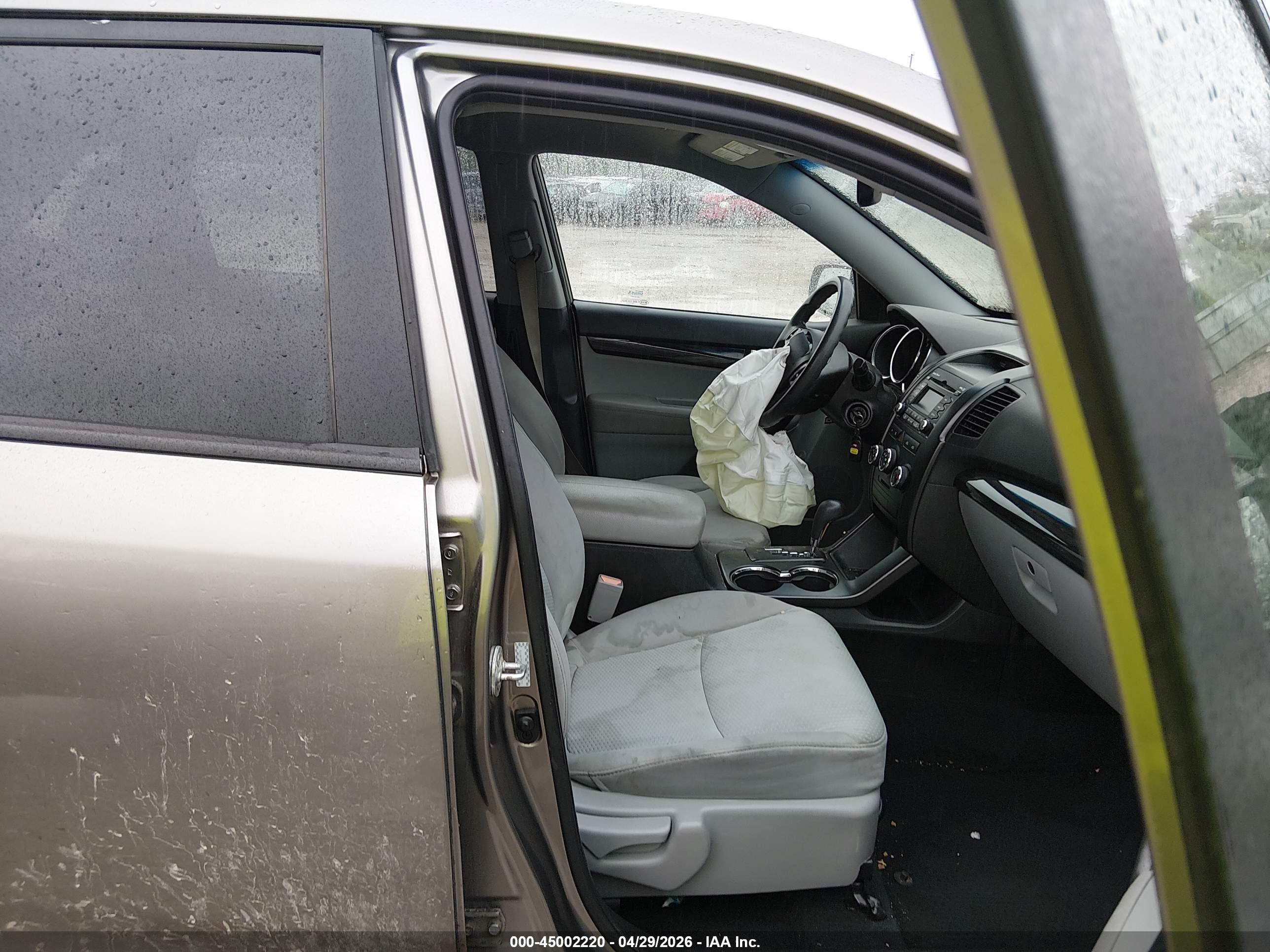KIA SORENTO image 5