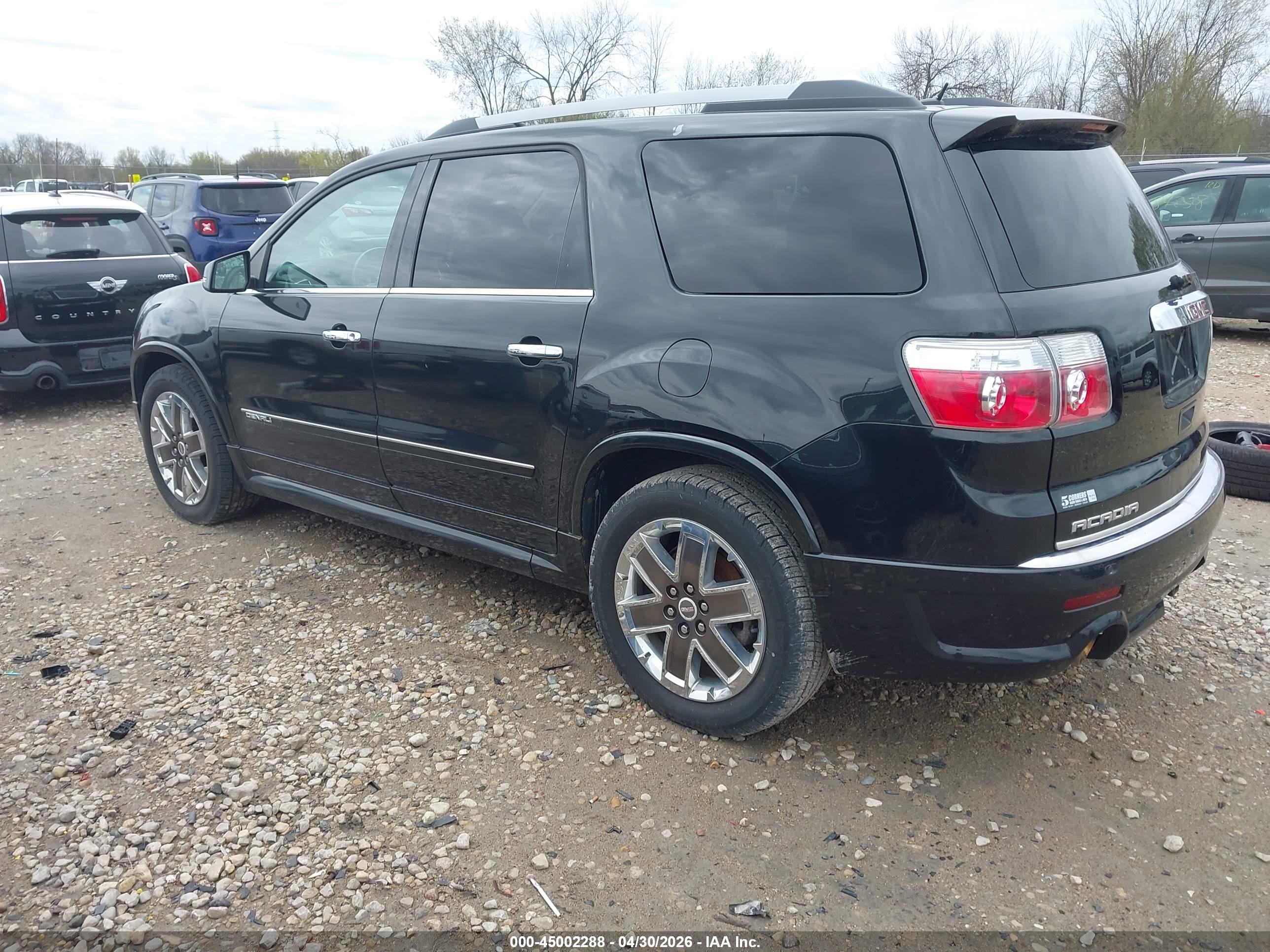 GMC ACADIA image 3