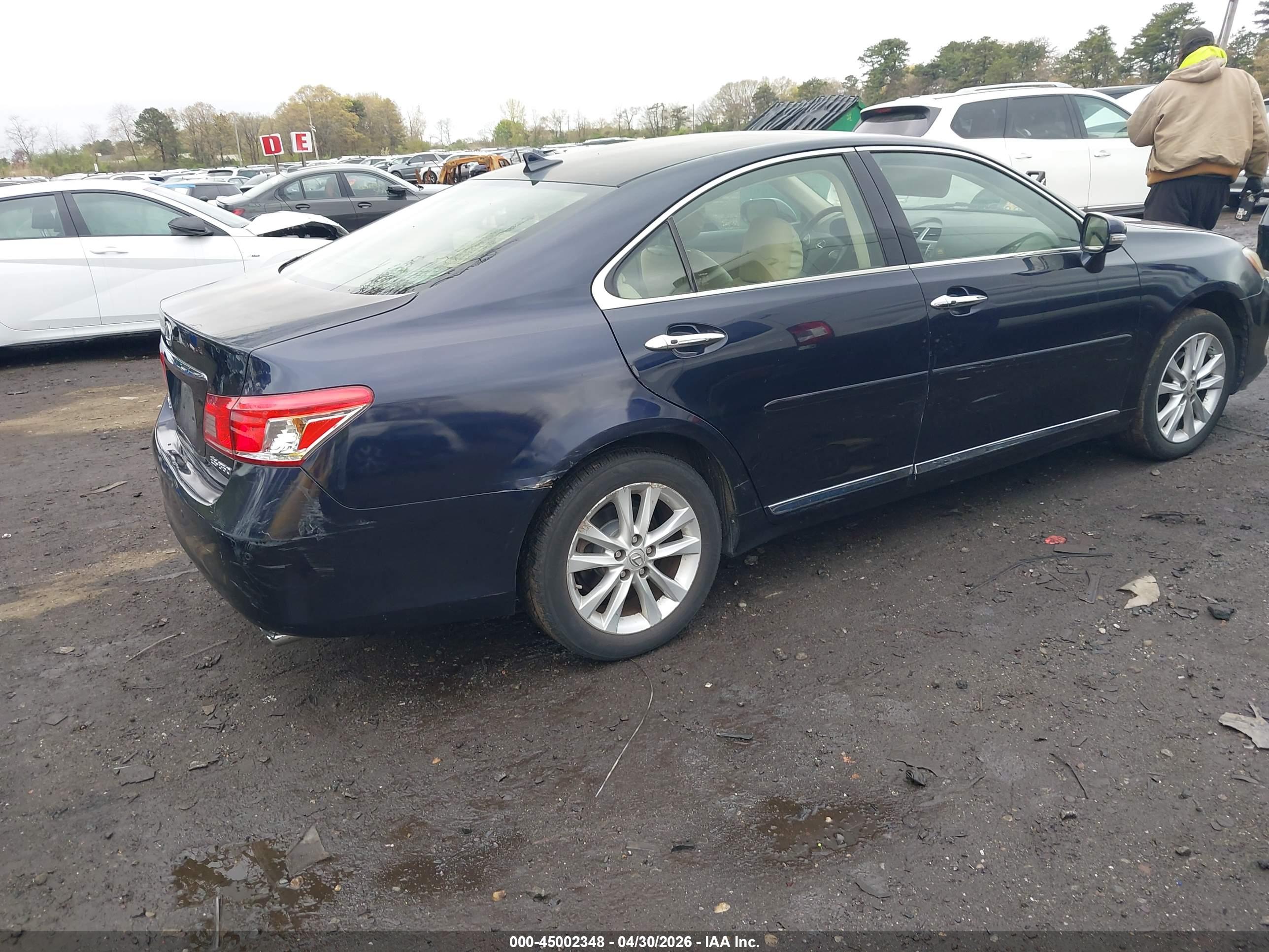 LEXUS ES image 4