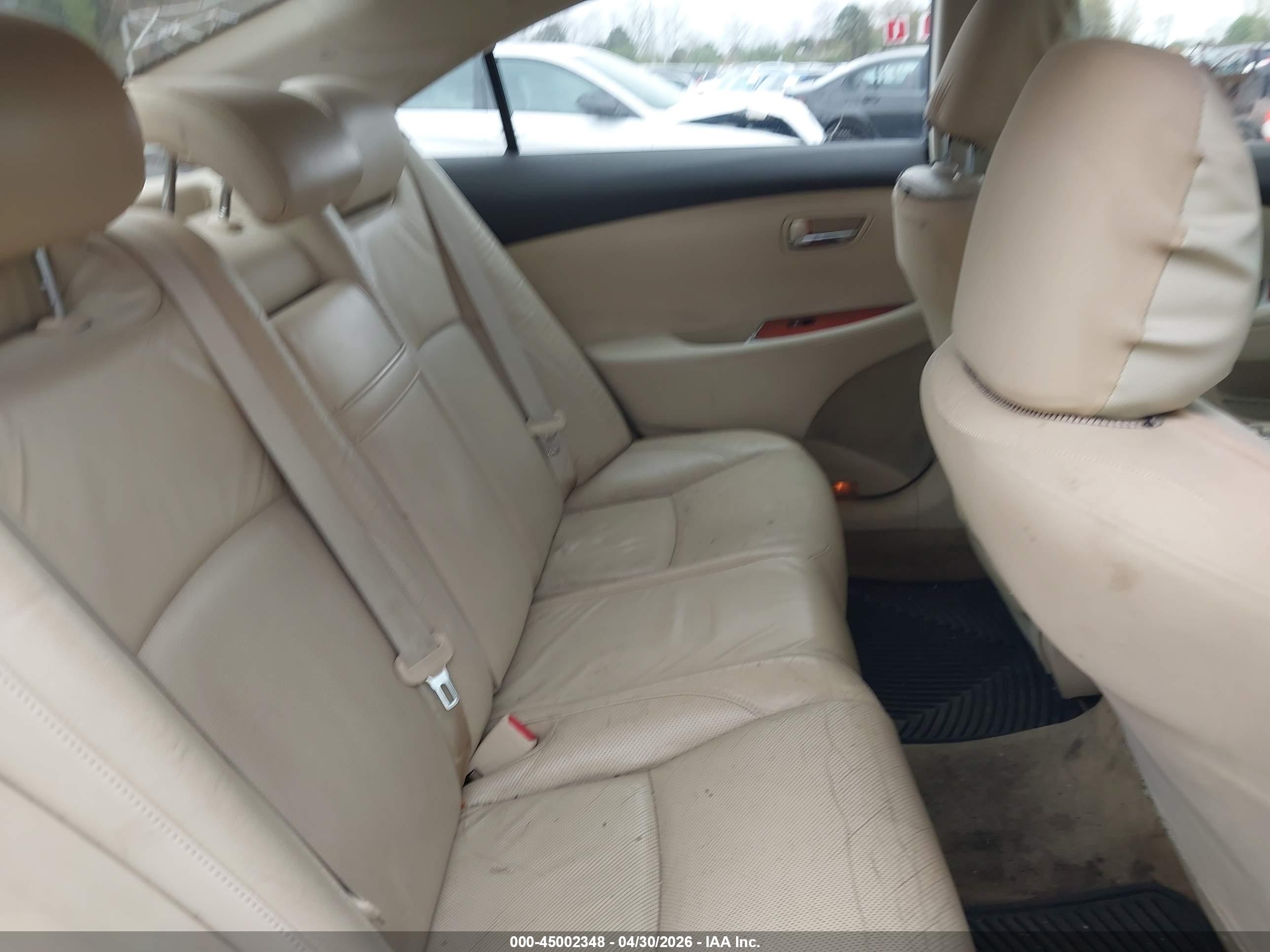 LEXUS ES image 8