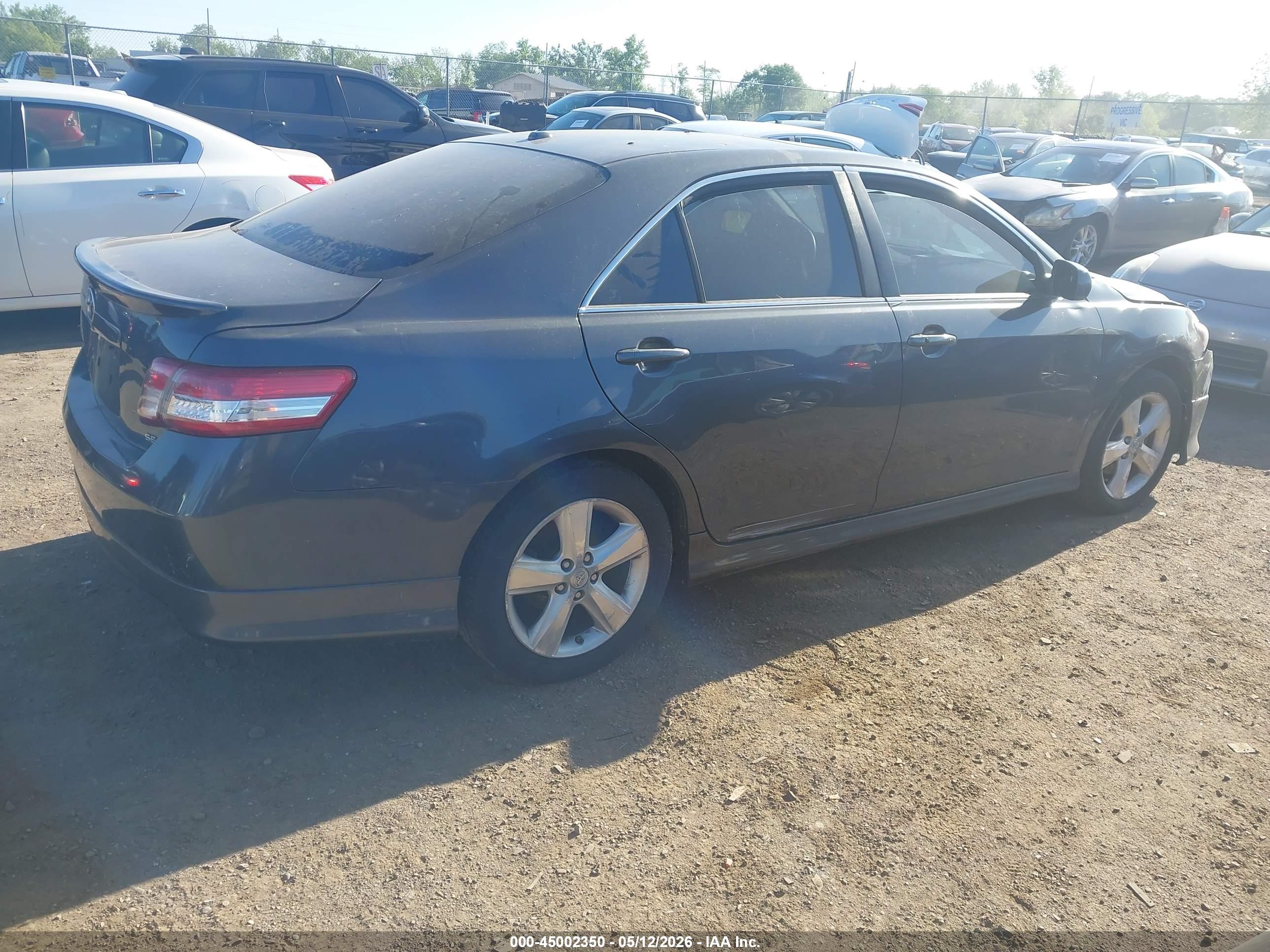 TOYOTA CAMRY image 4