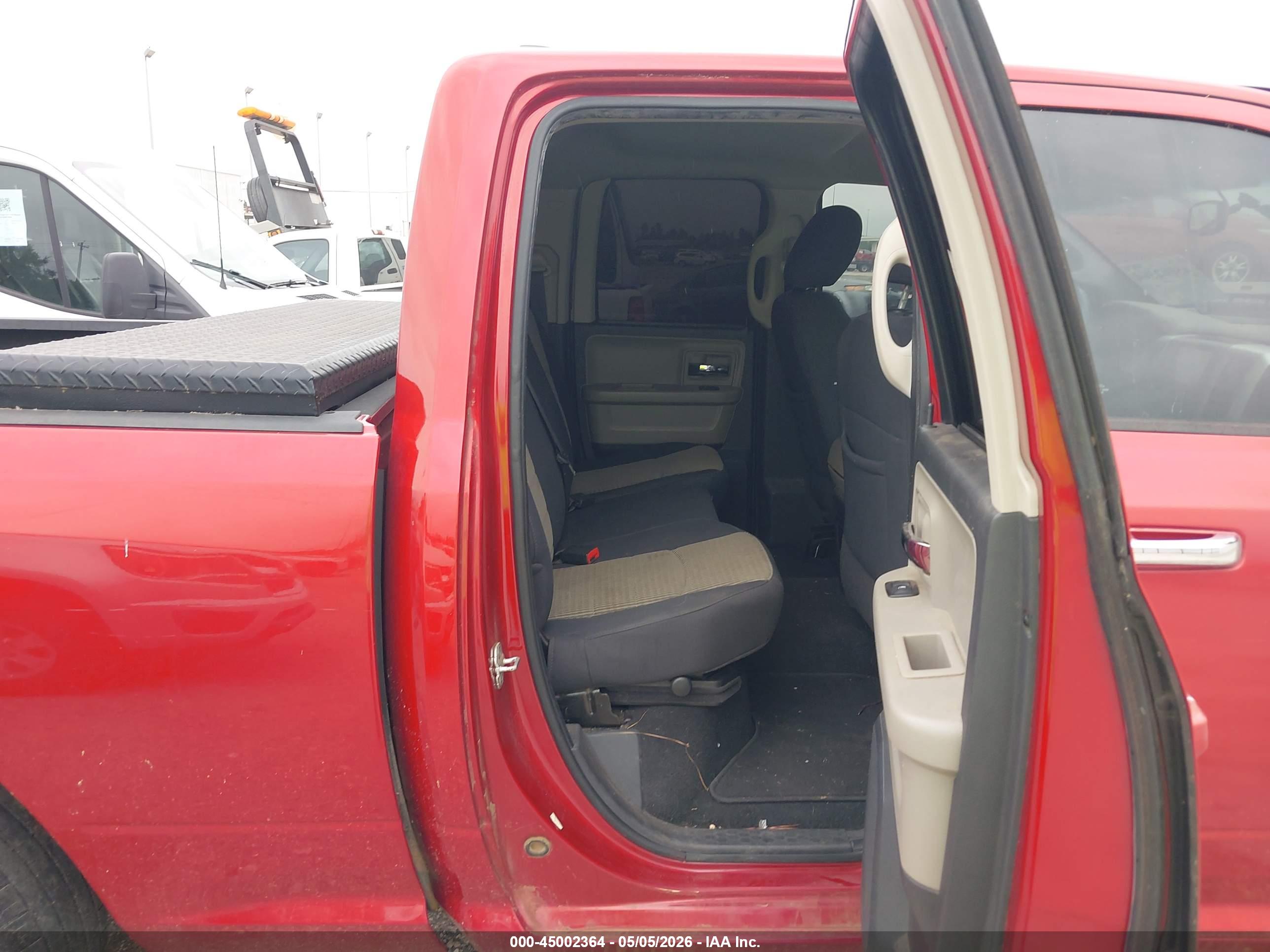 DODGE RAM image 8