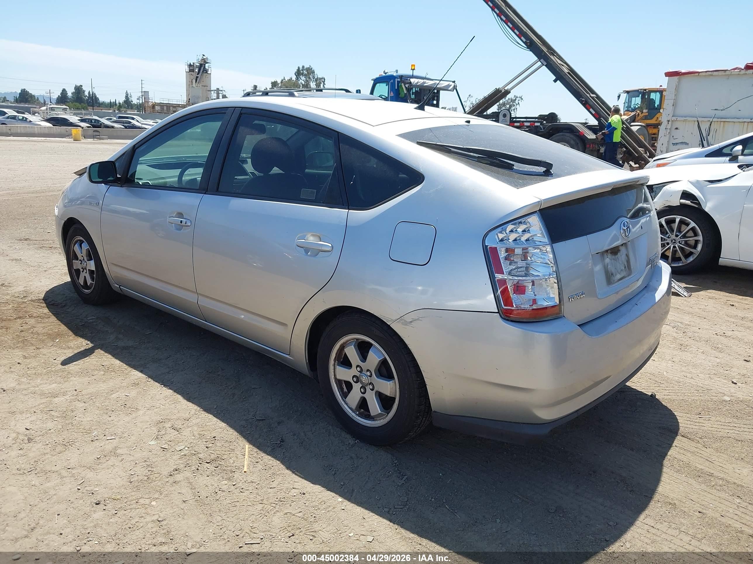 TOYOTA PRIUS image 3