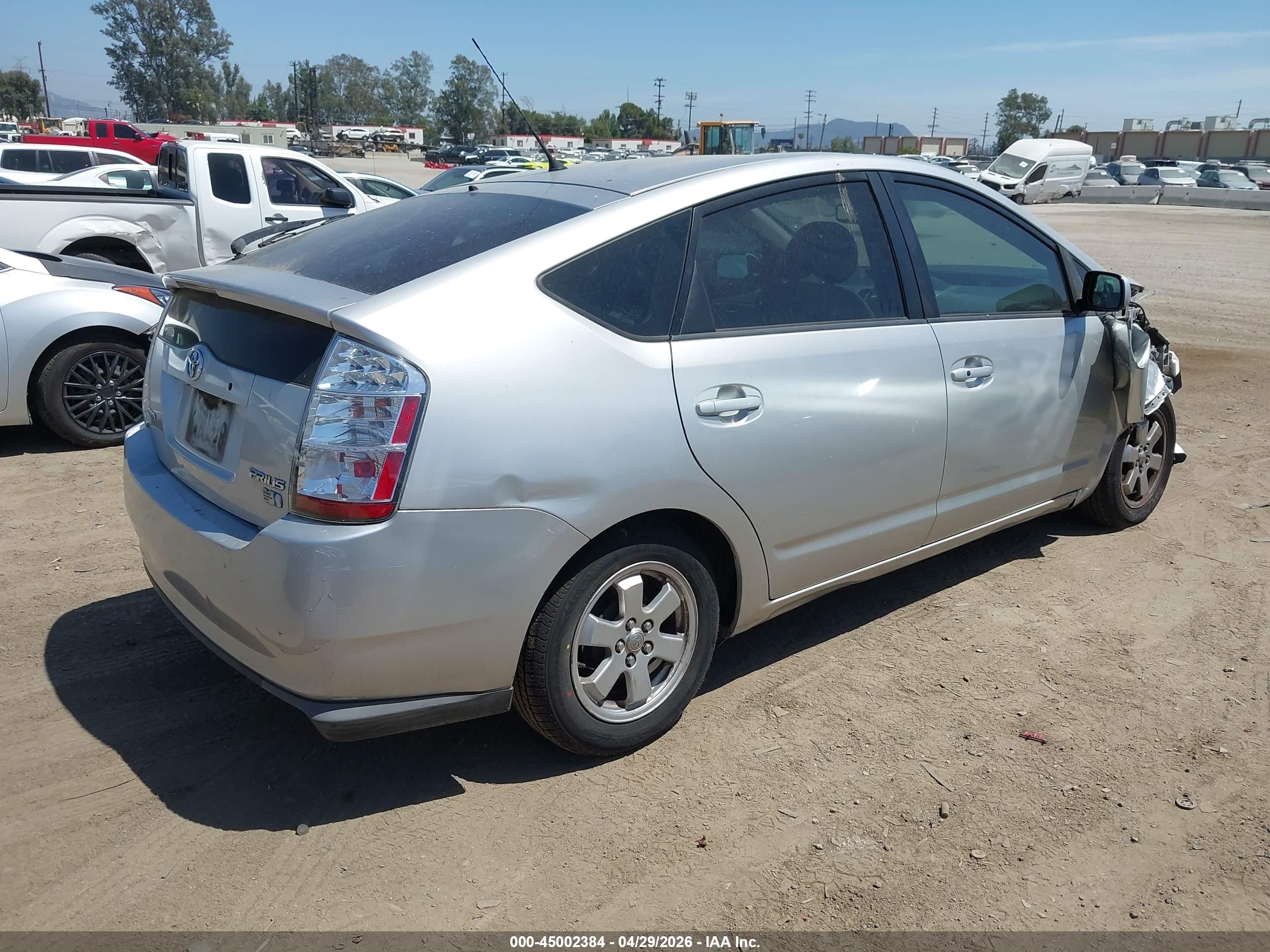 TOYOTA PRIUS image 4