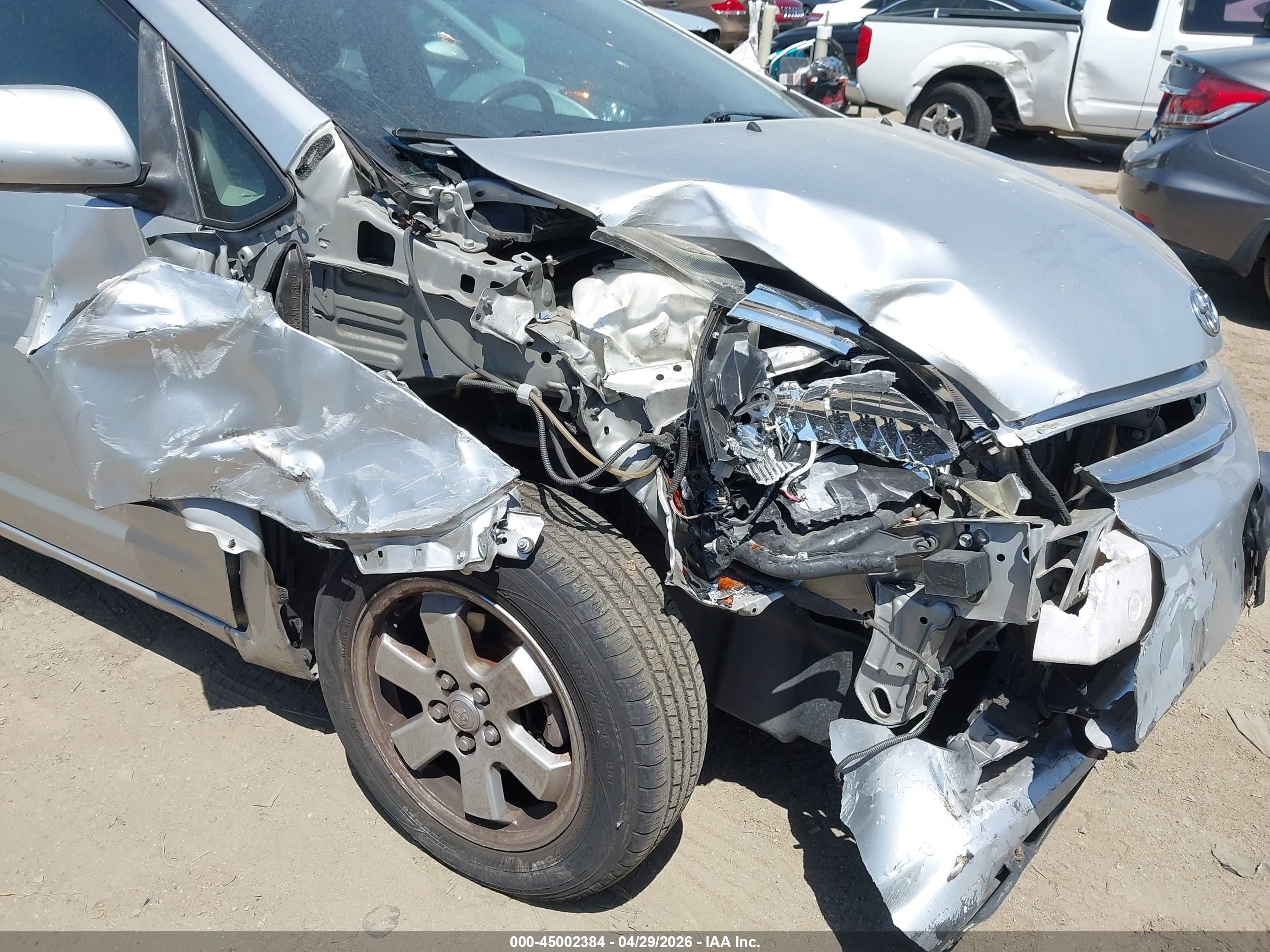 TOYOTA PRIUS image 6