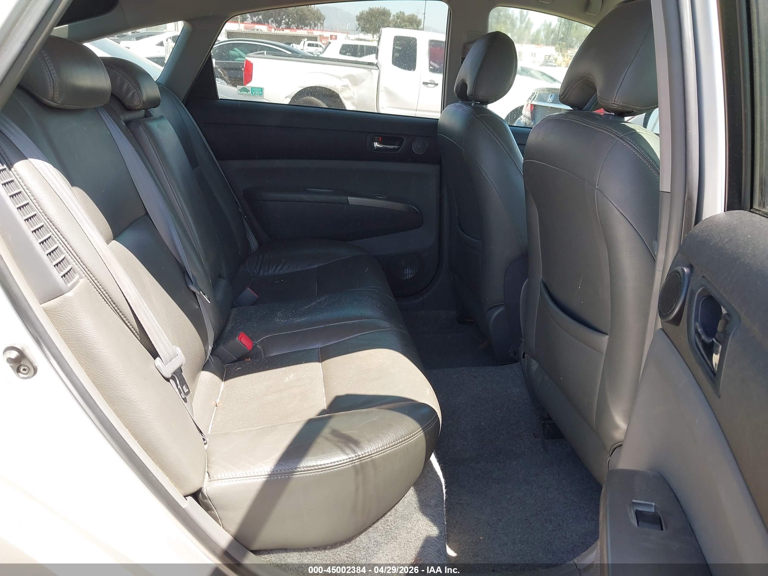 TOYOTA PRIUS image 8