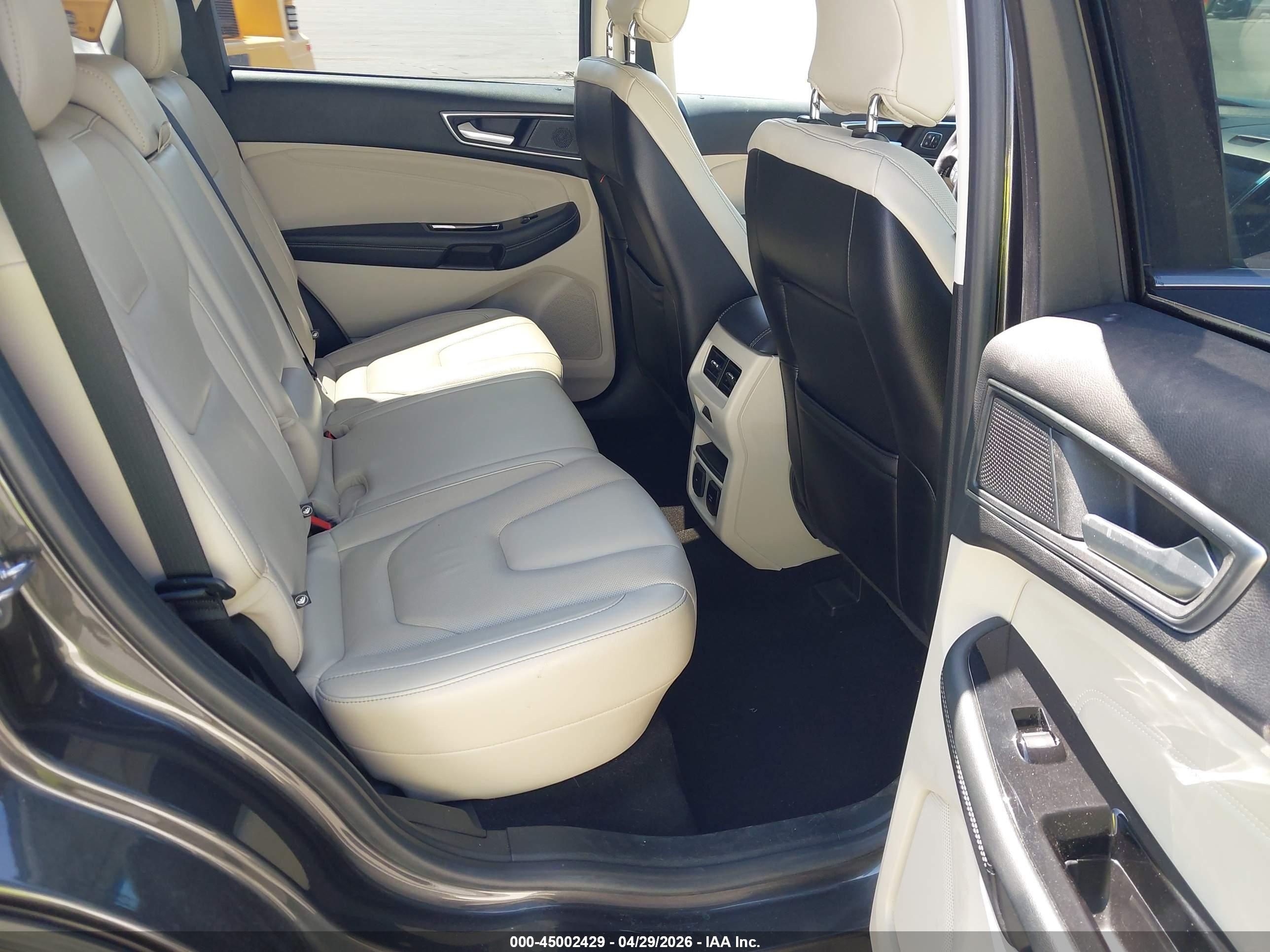 FORD EDGE image 8