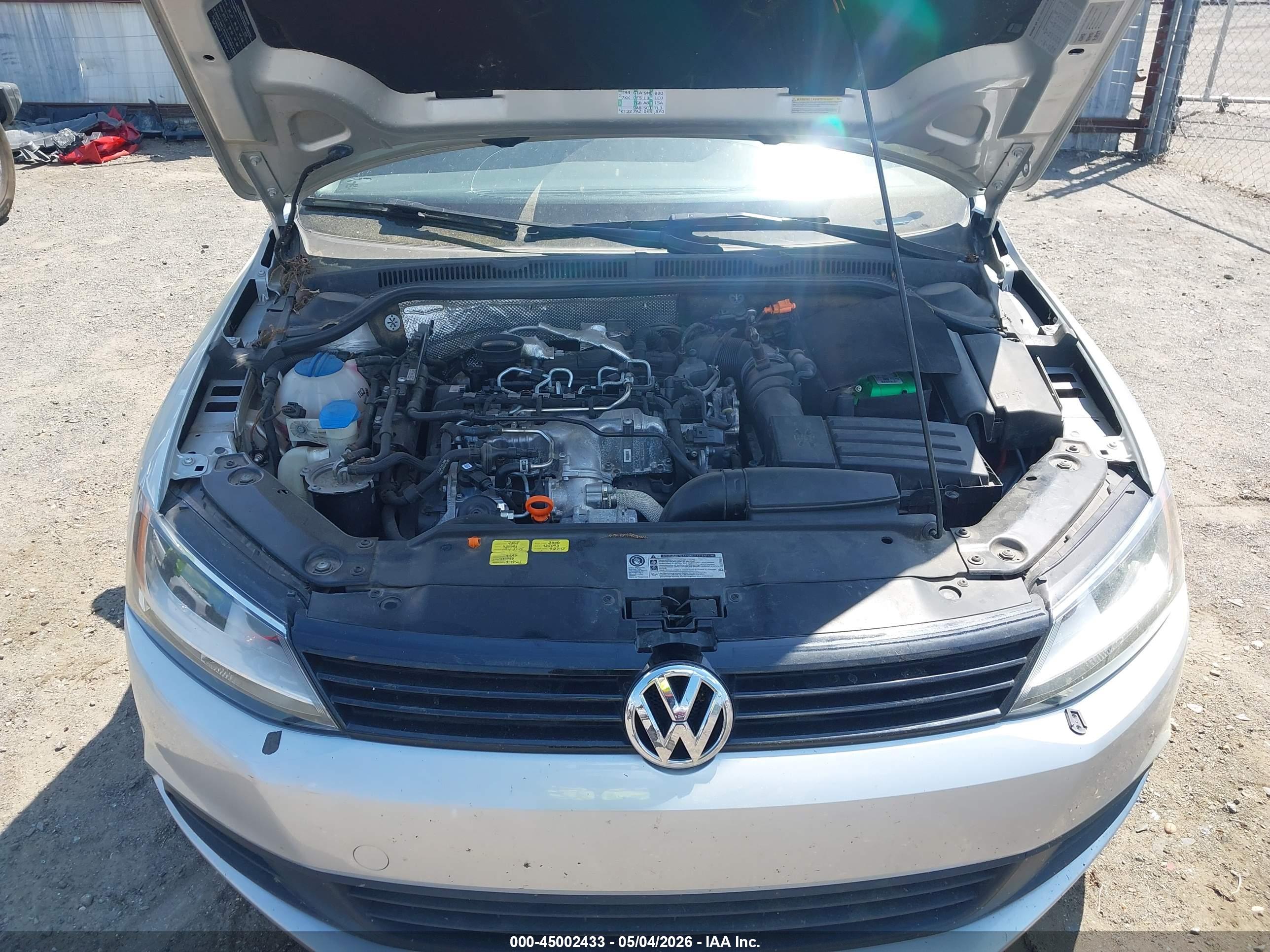 VOLKSWAGEN JETTA image 10