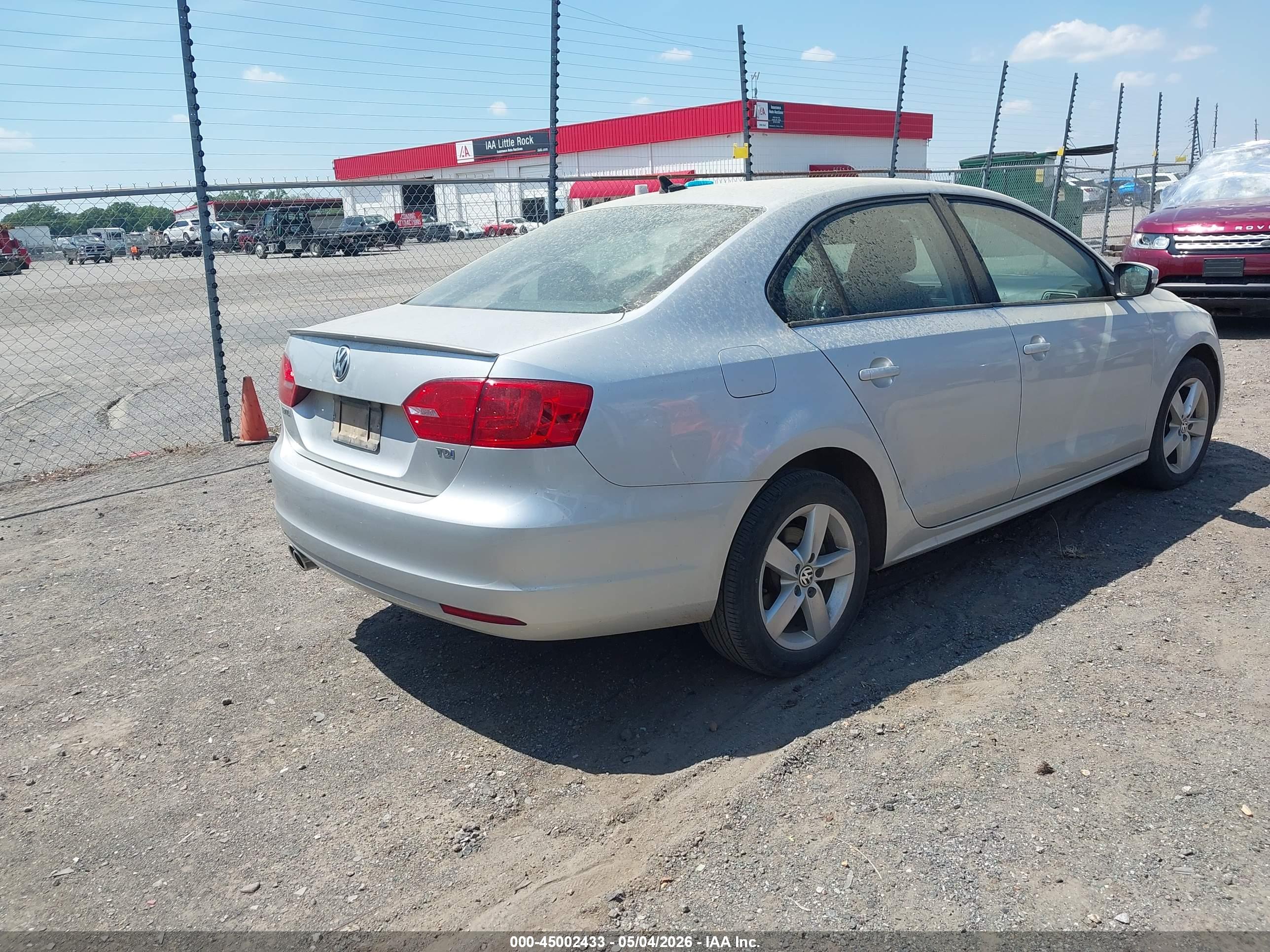 VOLKSWAGEN JETTA image 4