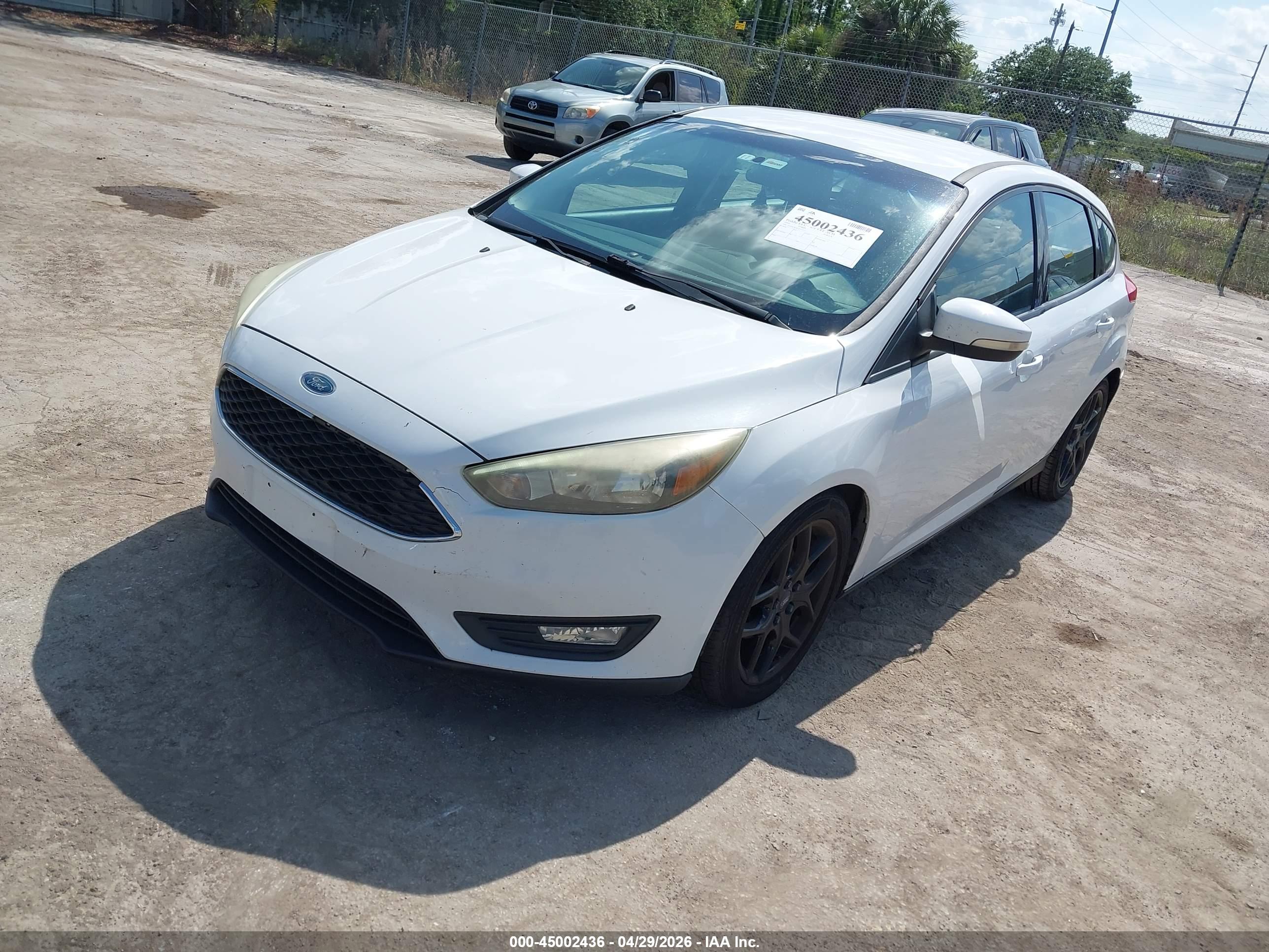 FORD FOCUS image 2