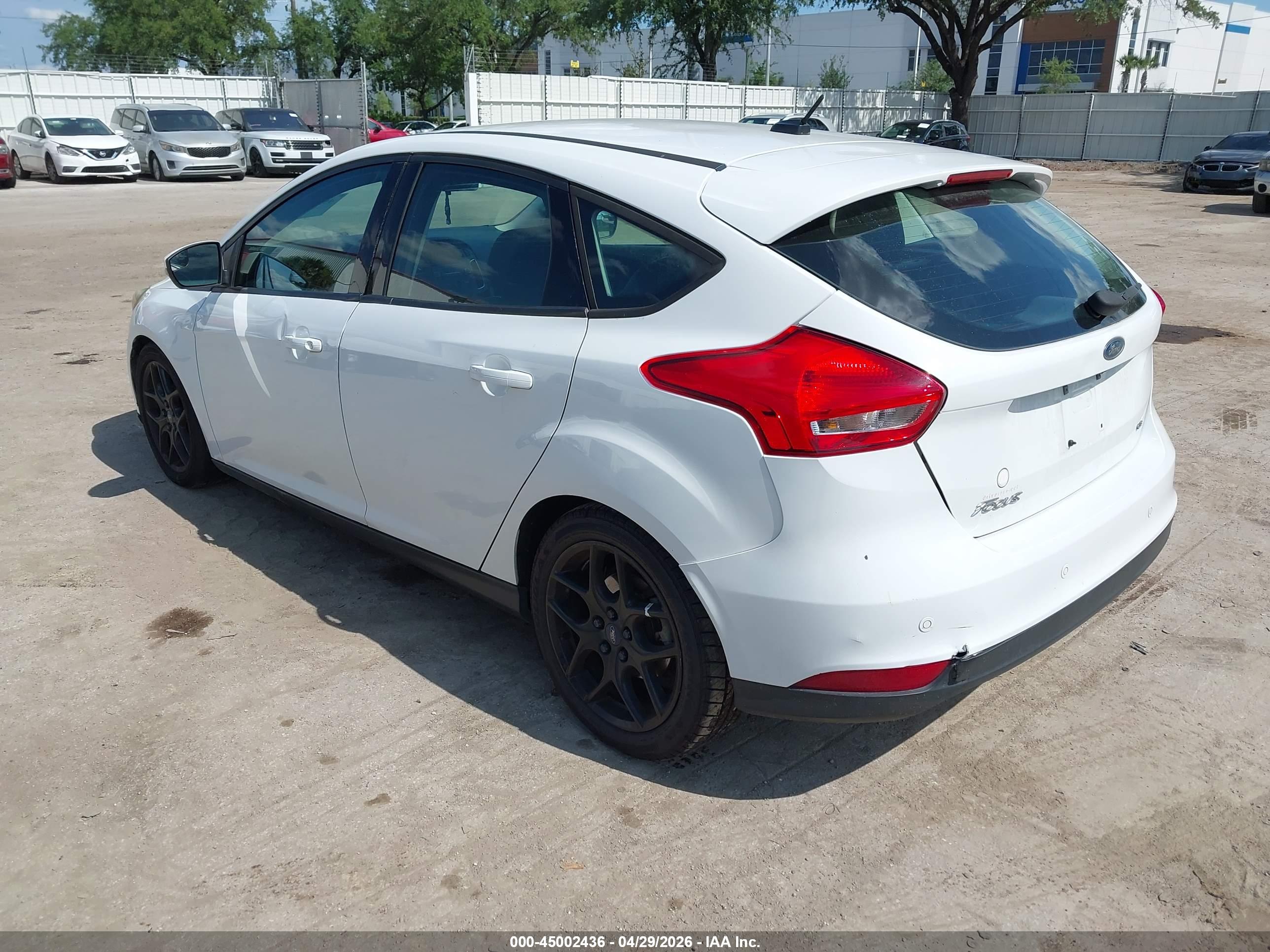 FORD FOCUS image 3