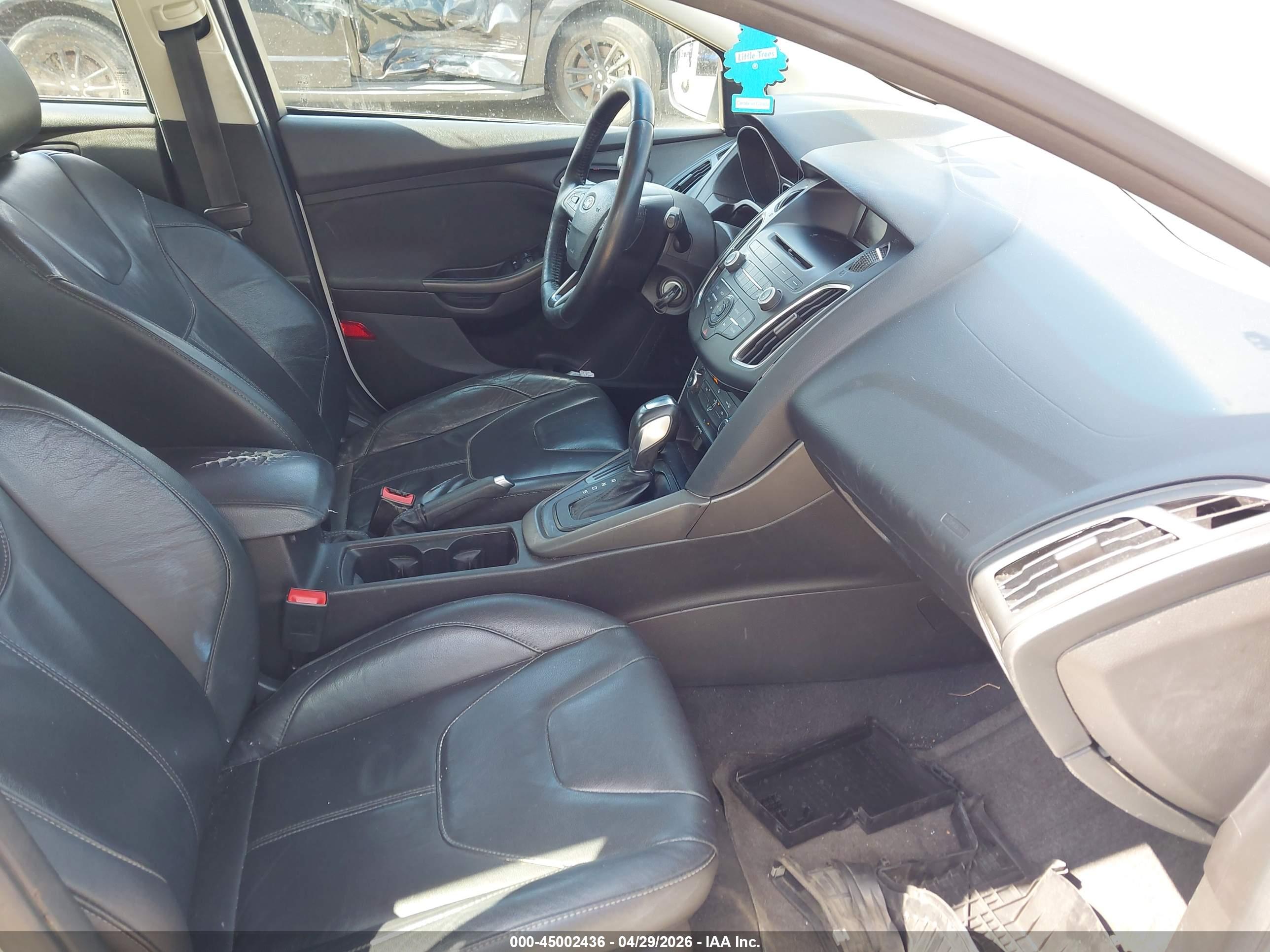 FORD FOCUS image 5