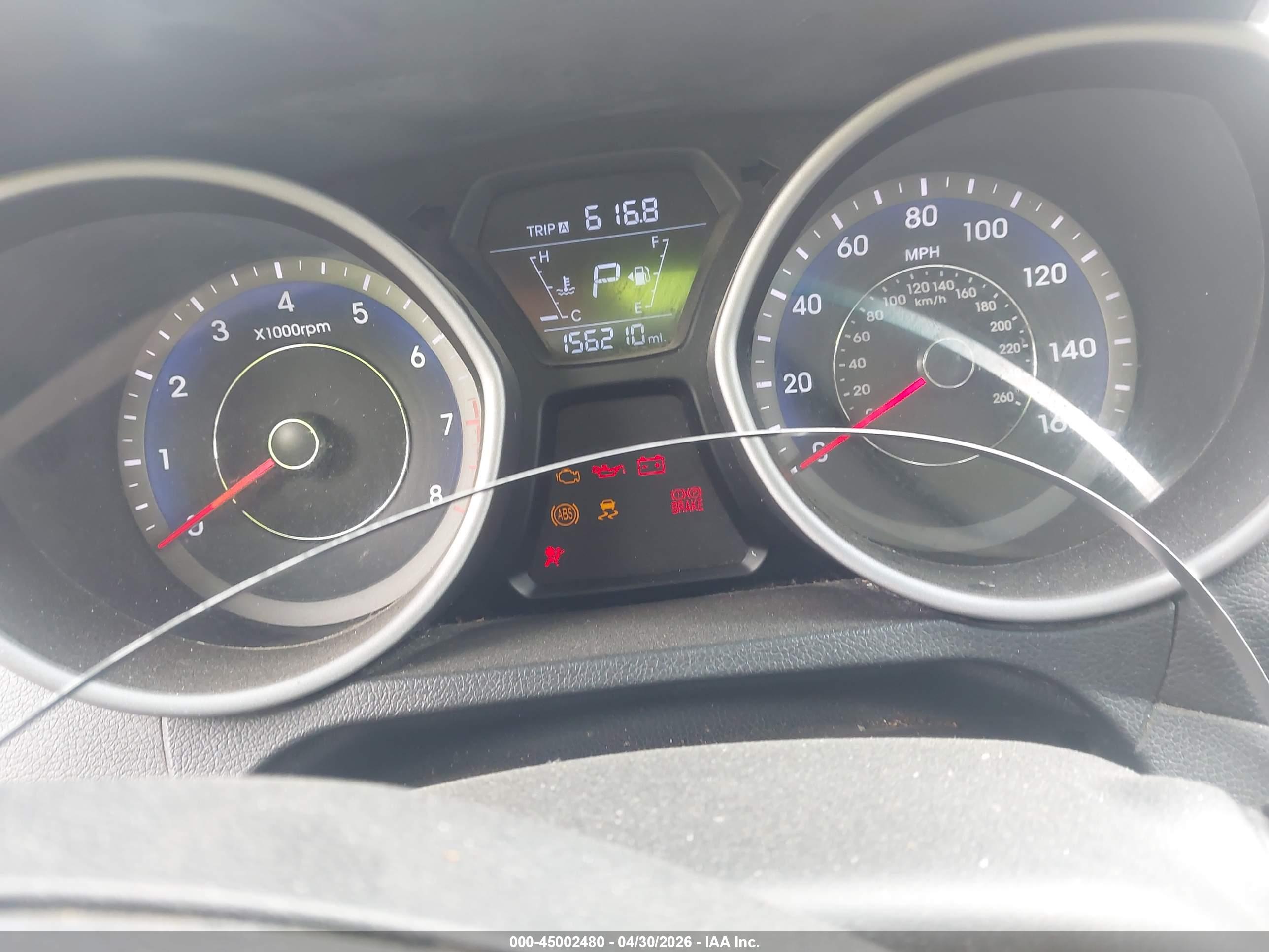 HYUNDAI ELANTRA image 7