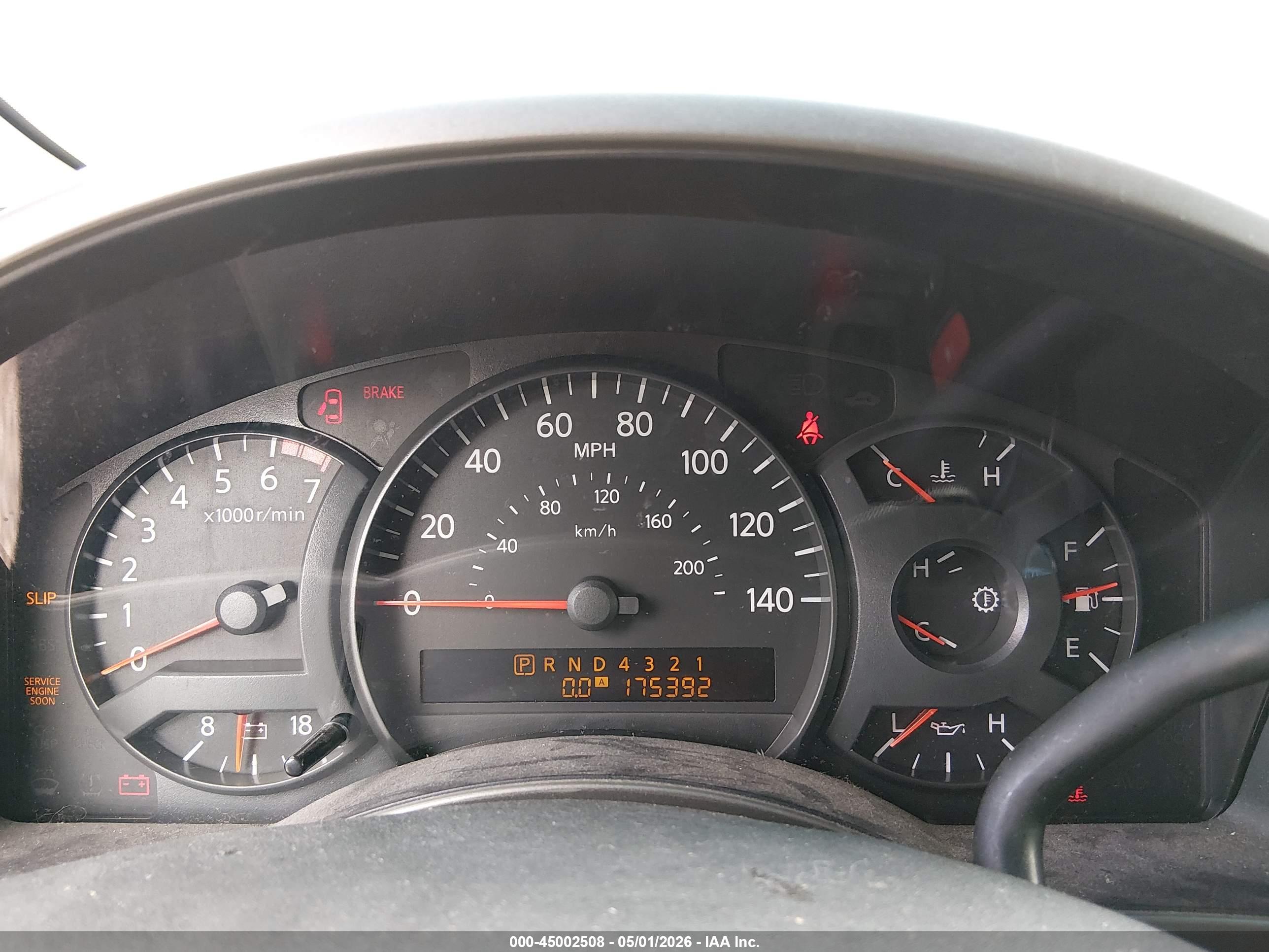 NISSAN TITAN image 7