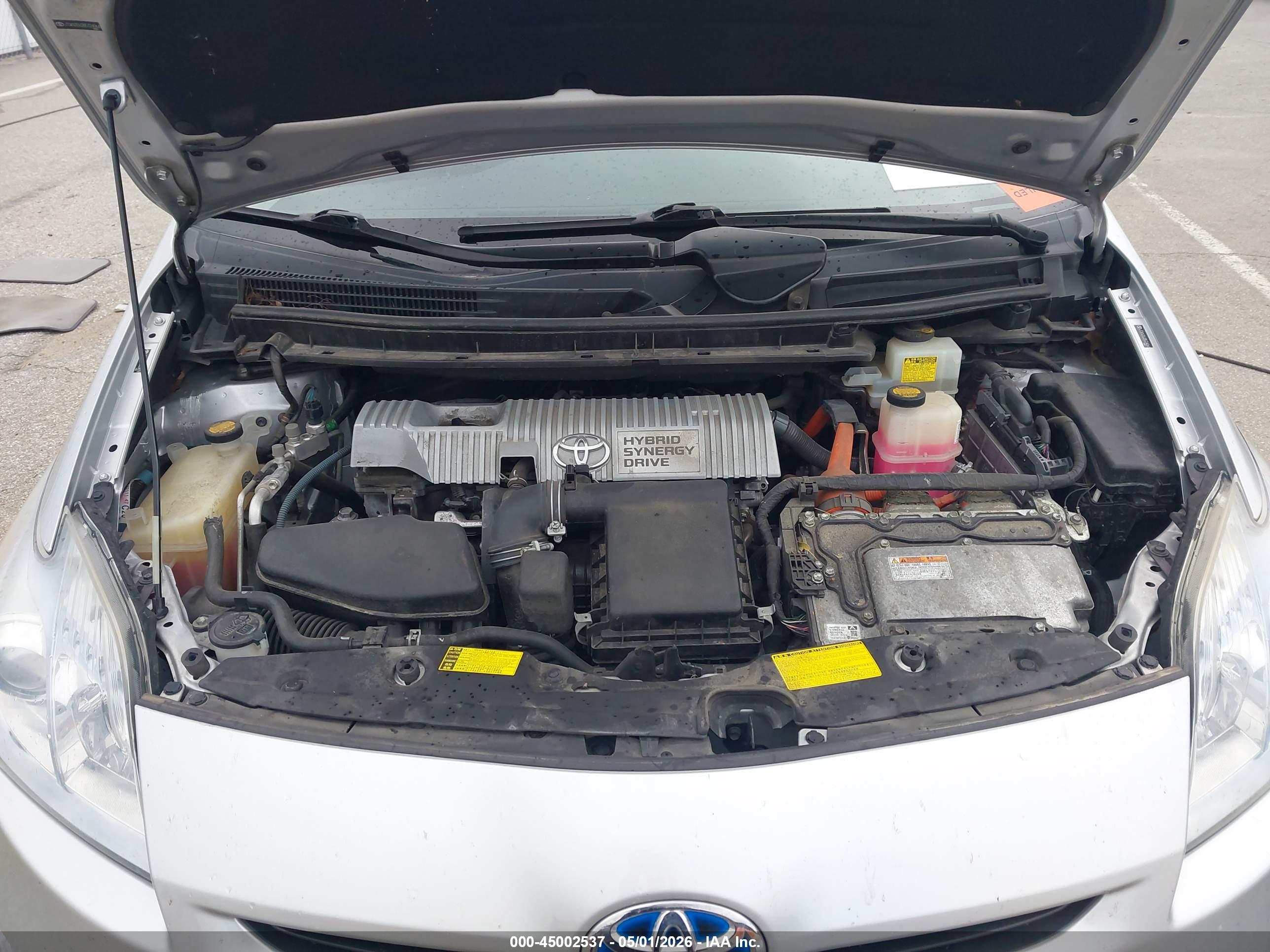 TOYOTA PRIUS image 10