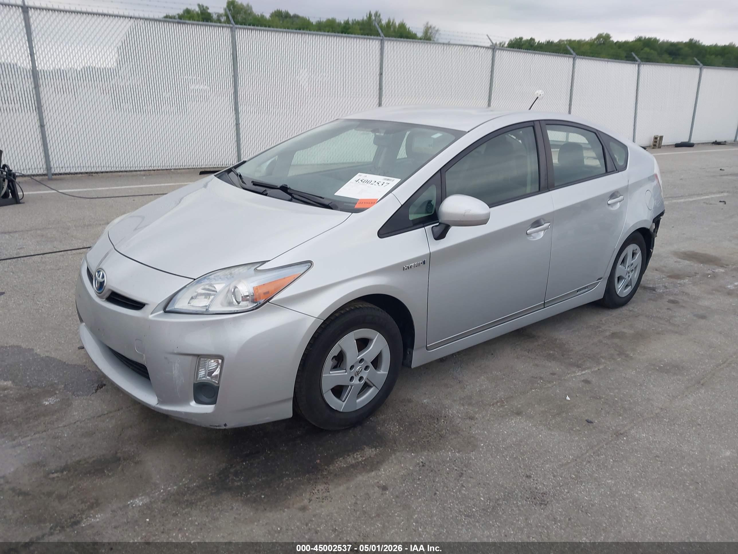 TOYOTA PRIUS image 2