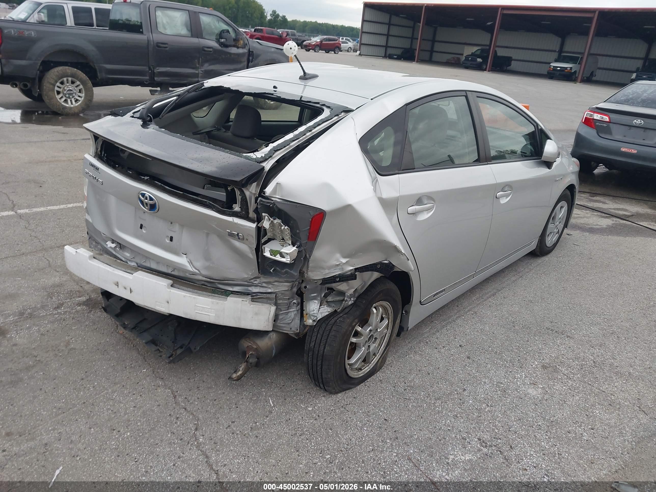 TOYOTA PRIUS image 4