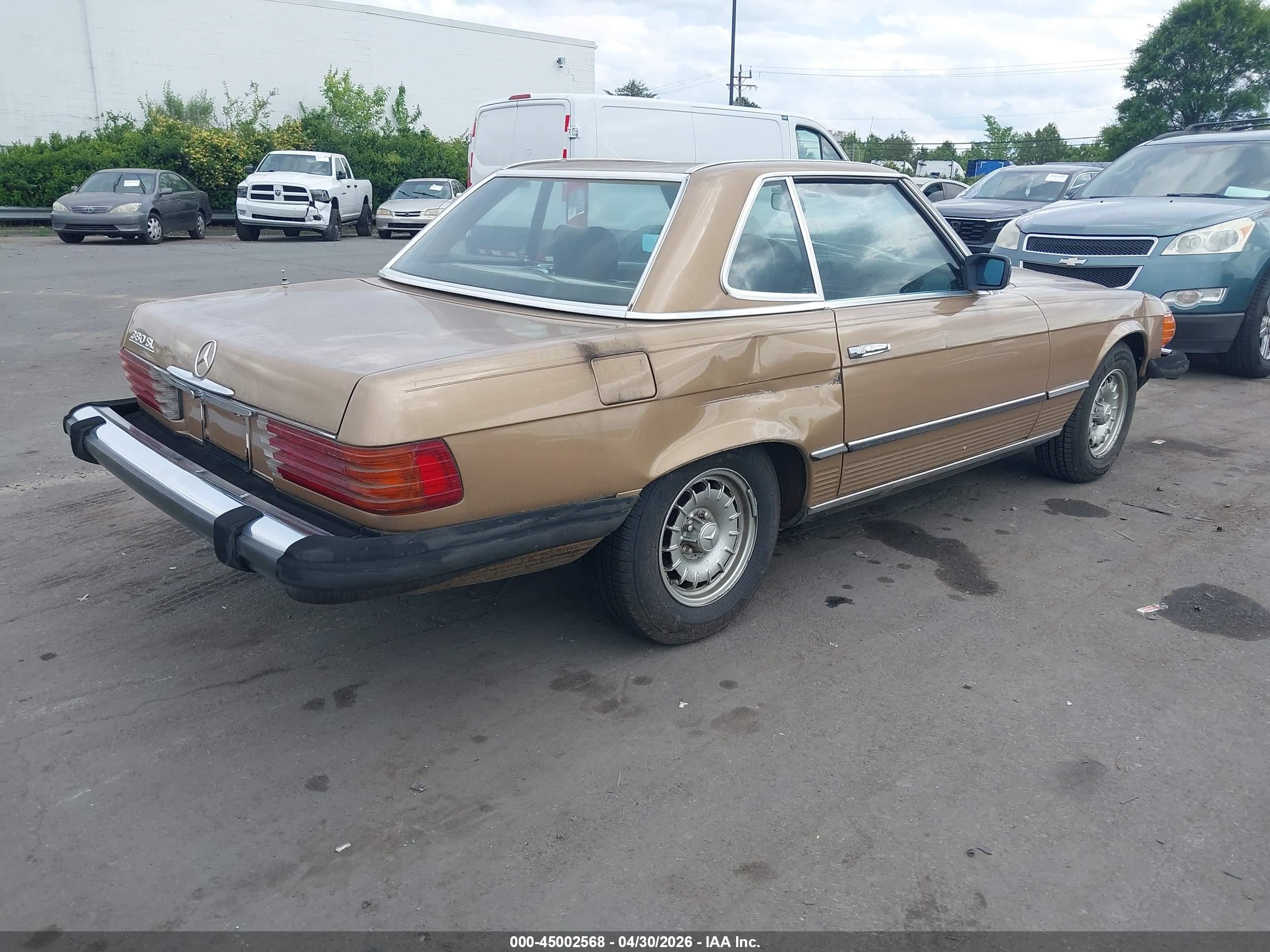MERCEDES-BENZ 380 image 4
