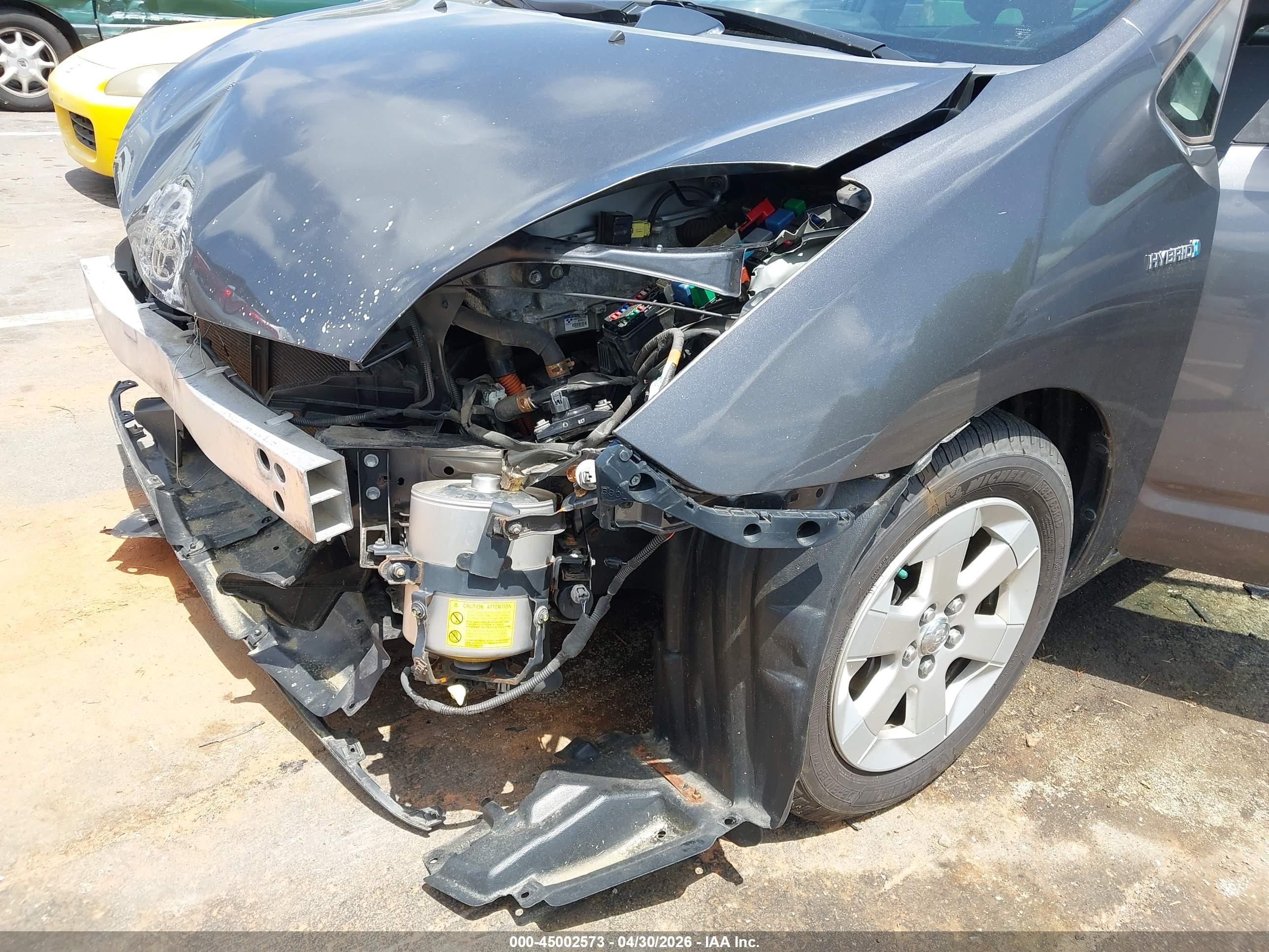 TOYOTA PRIUS image 6