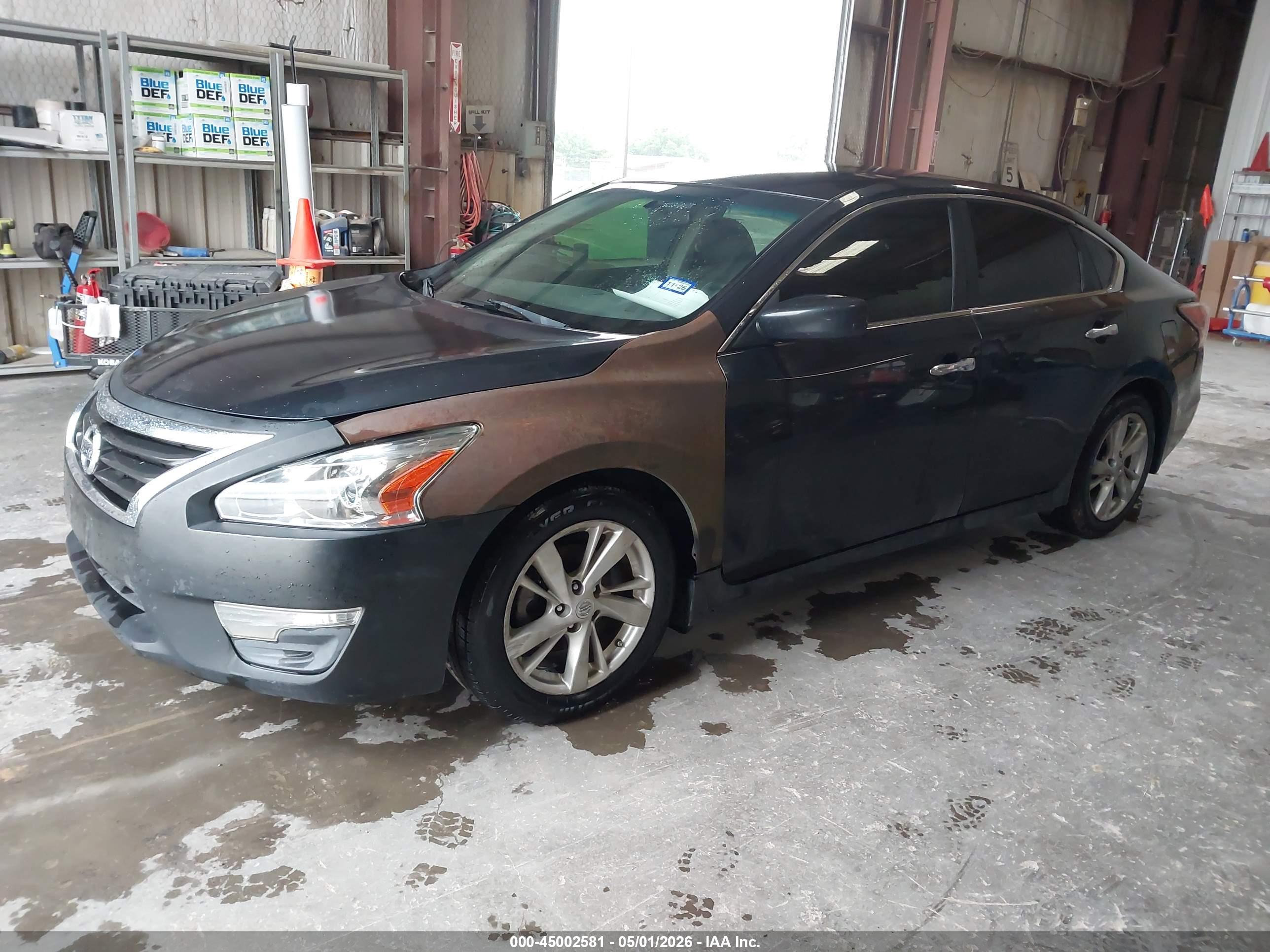 NISSAN ALTIMA image 2
