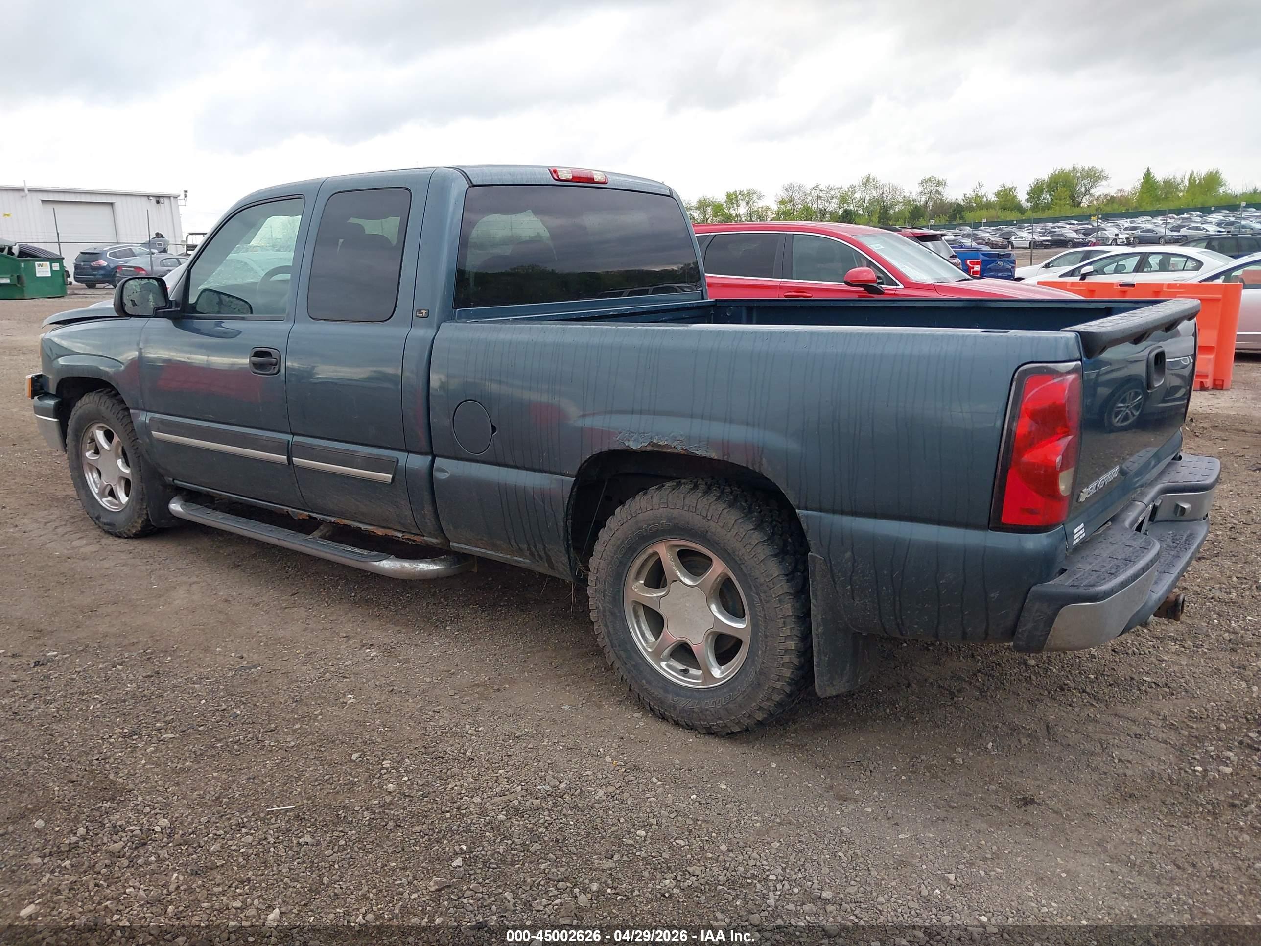 CHEVROLET SILVERADO image 3