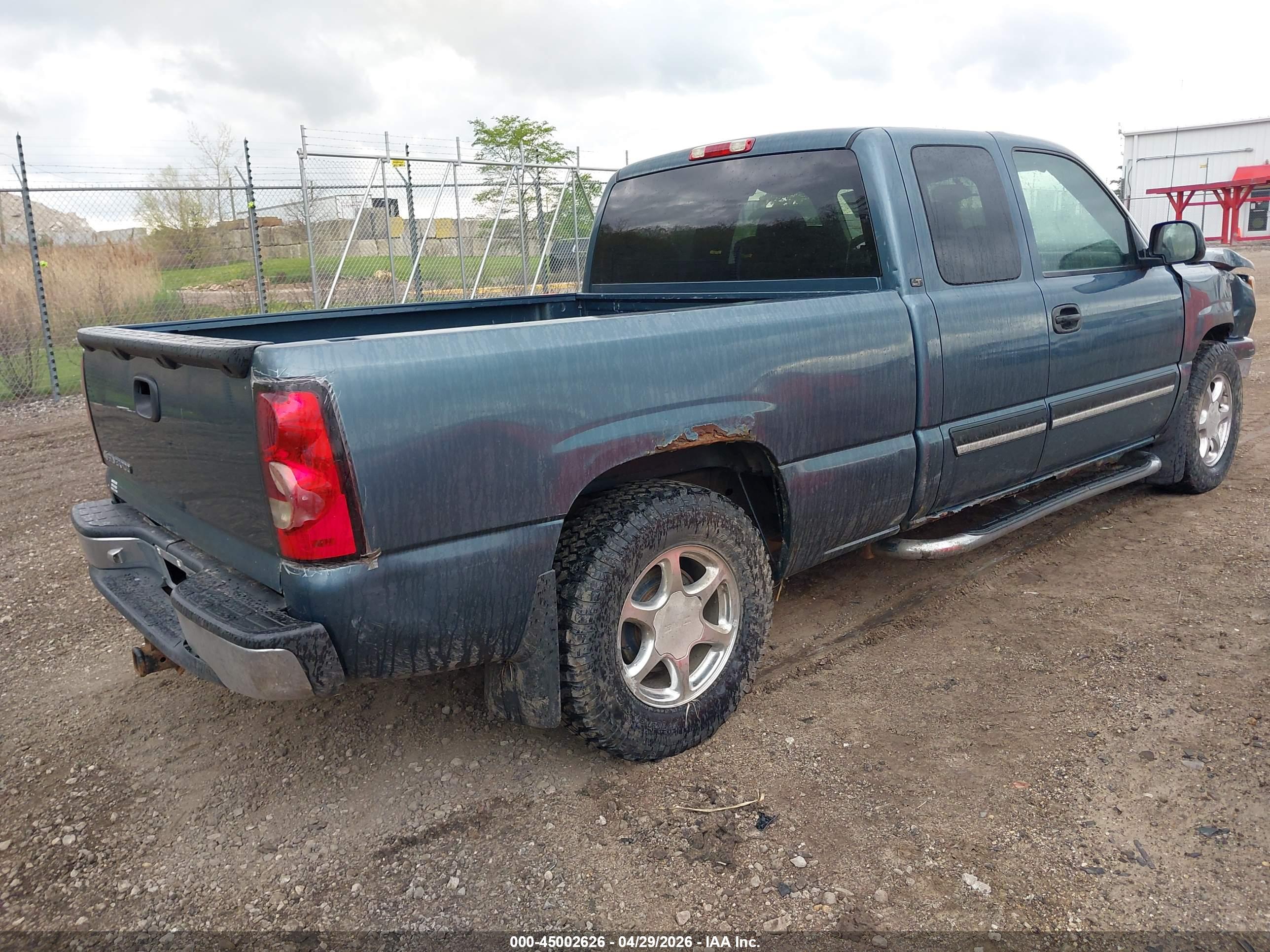 CHEVROLET SILVERADO image 4