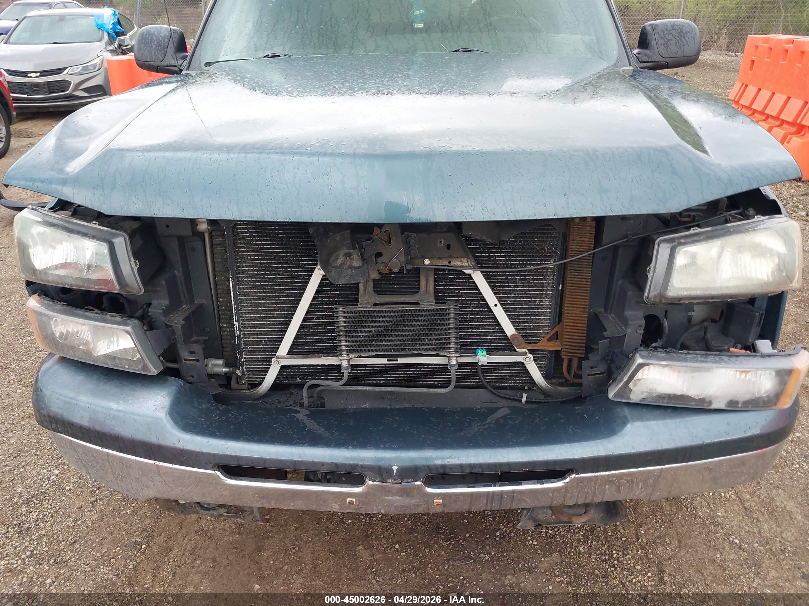 CHEVROLET SILVERADO image 6
