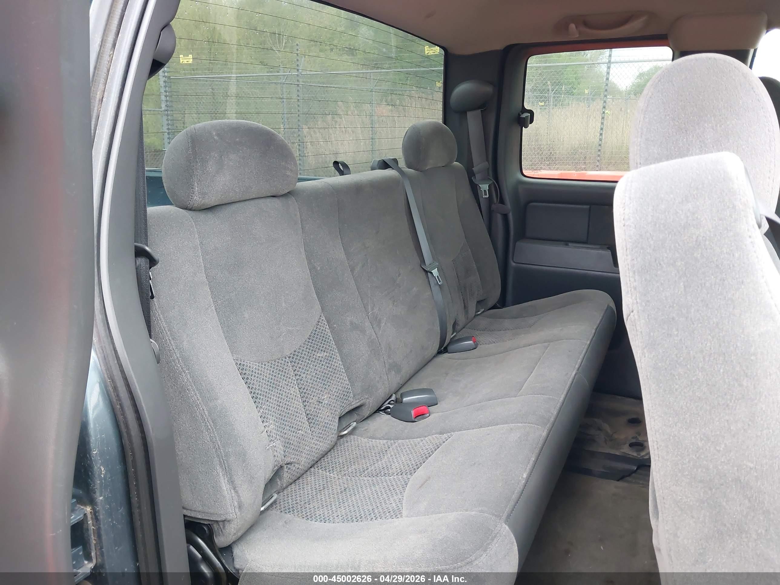 CHEVROLET SILVERADO image 8