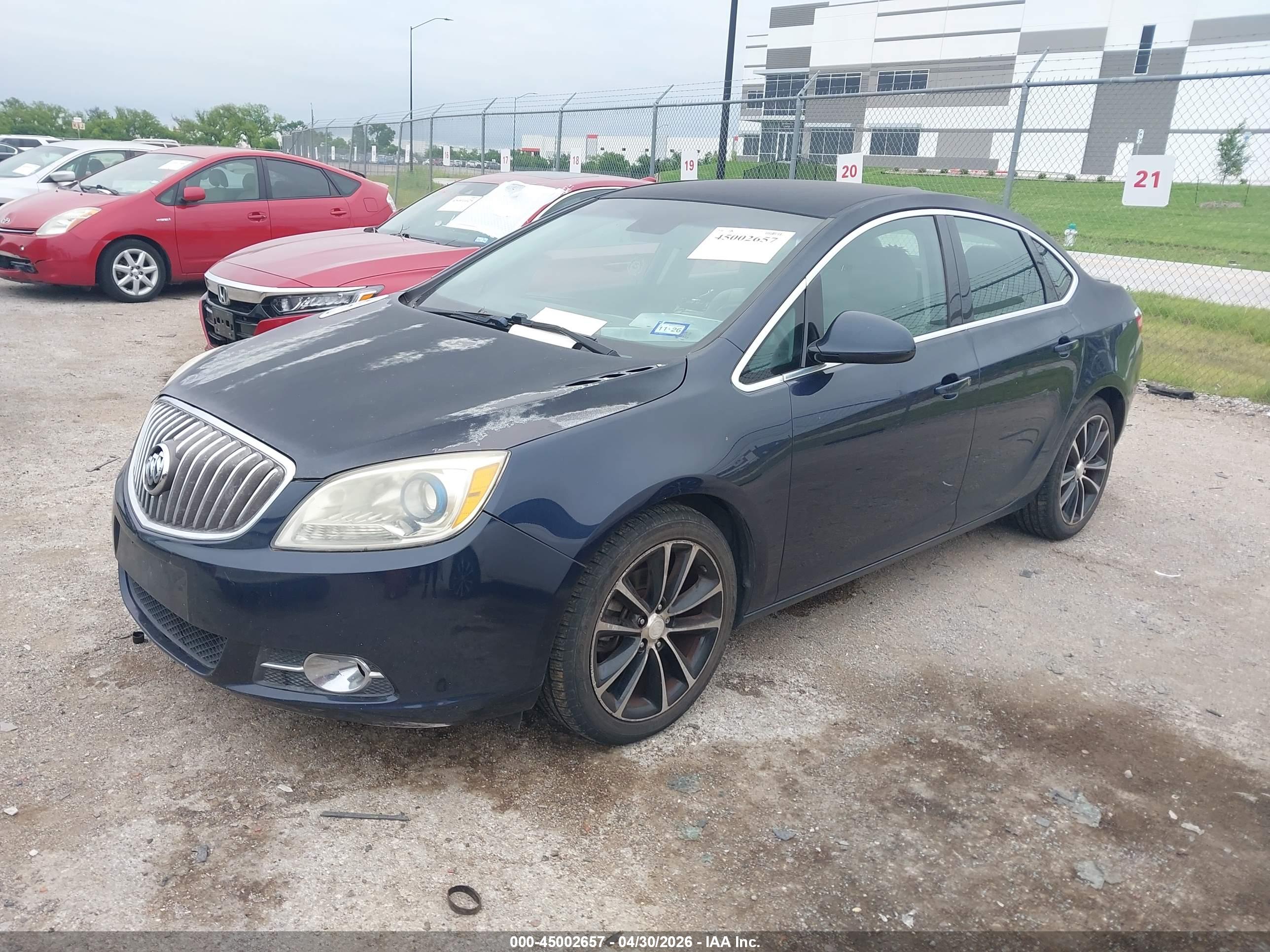 BUICK VERANO image 2