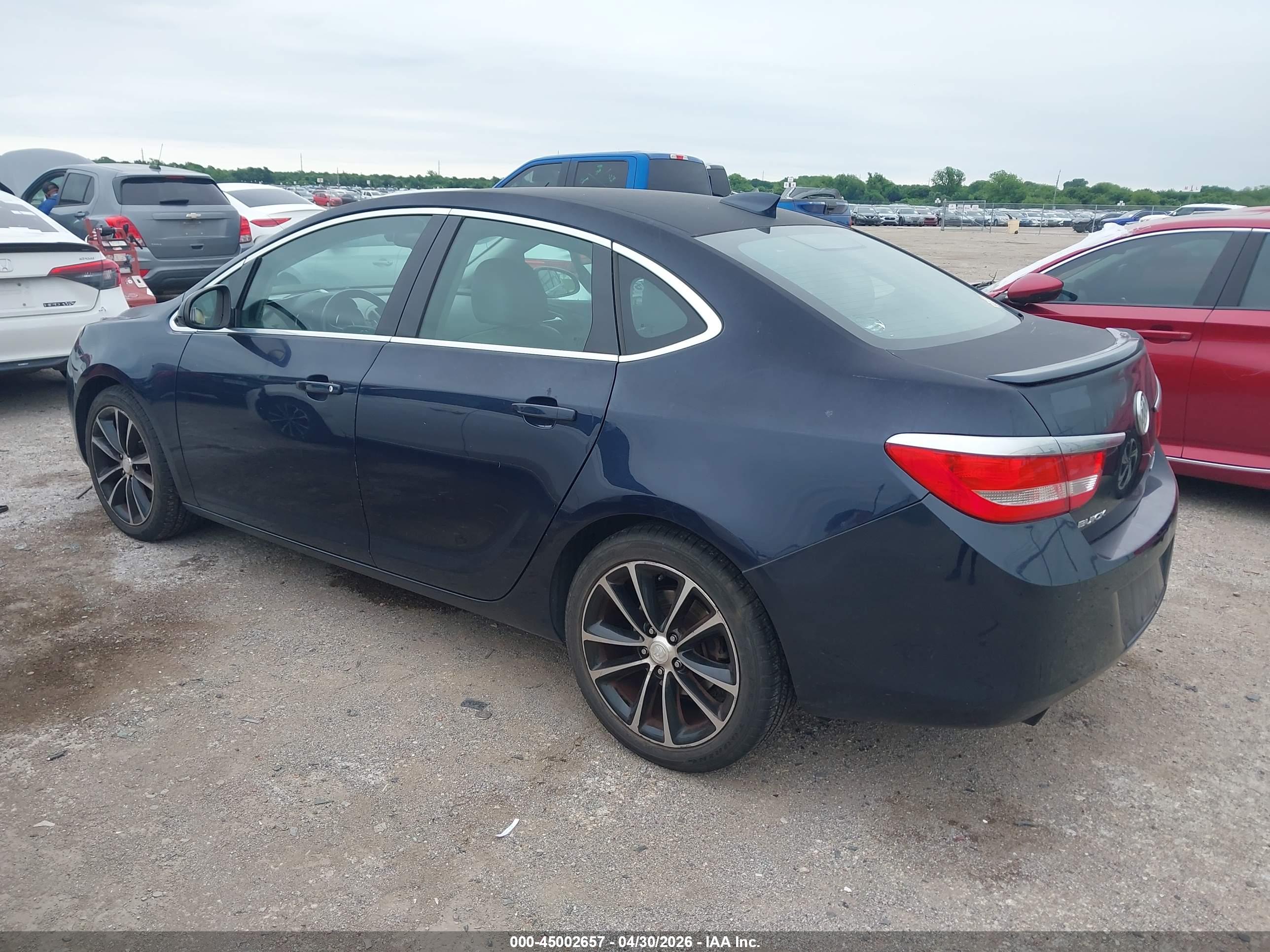 BUICK VERANO image 3