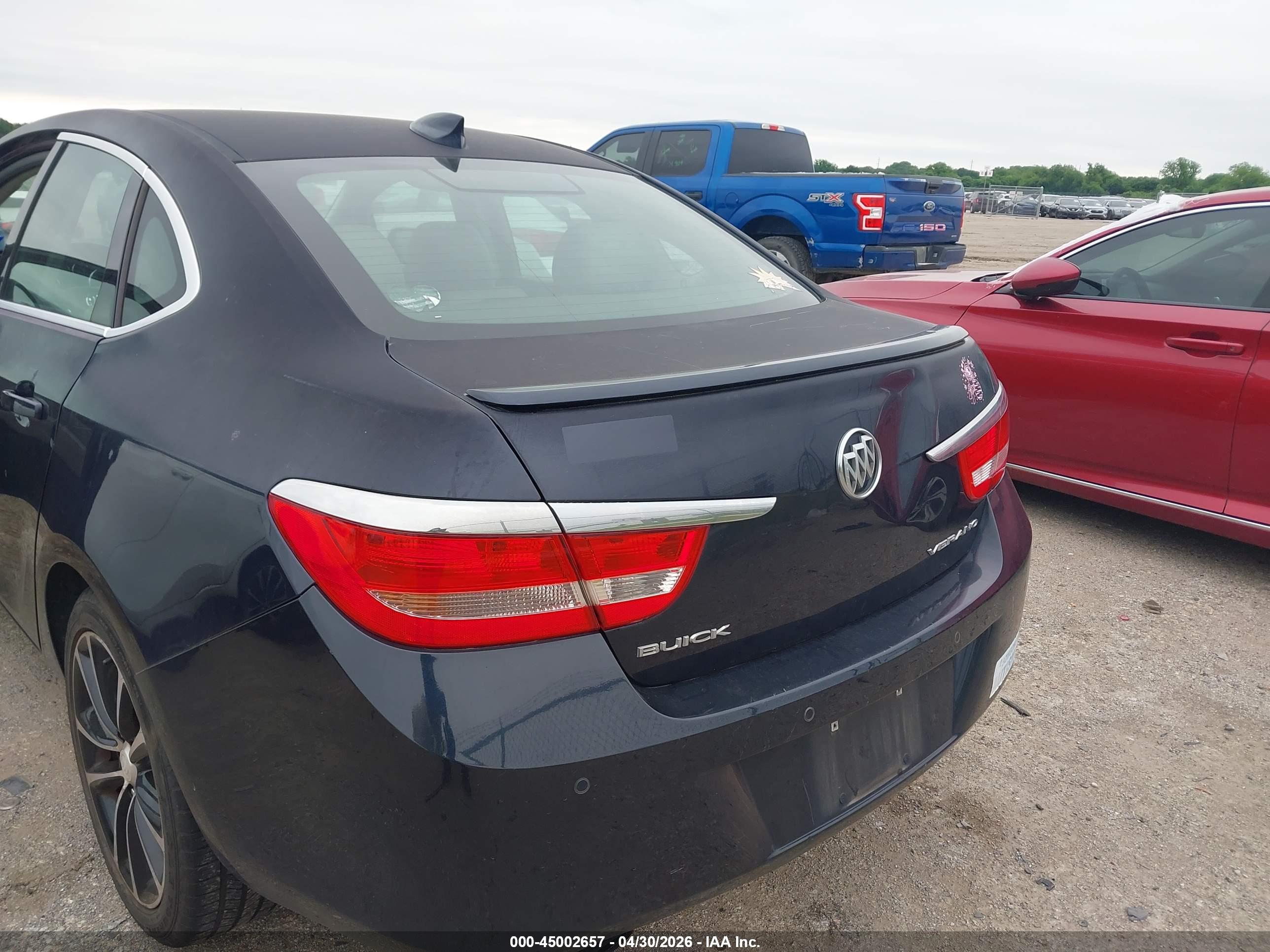 BUICK VERANO image 6