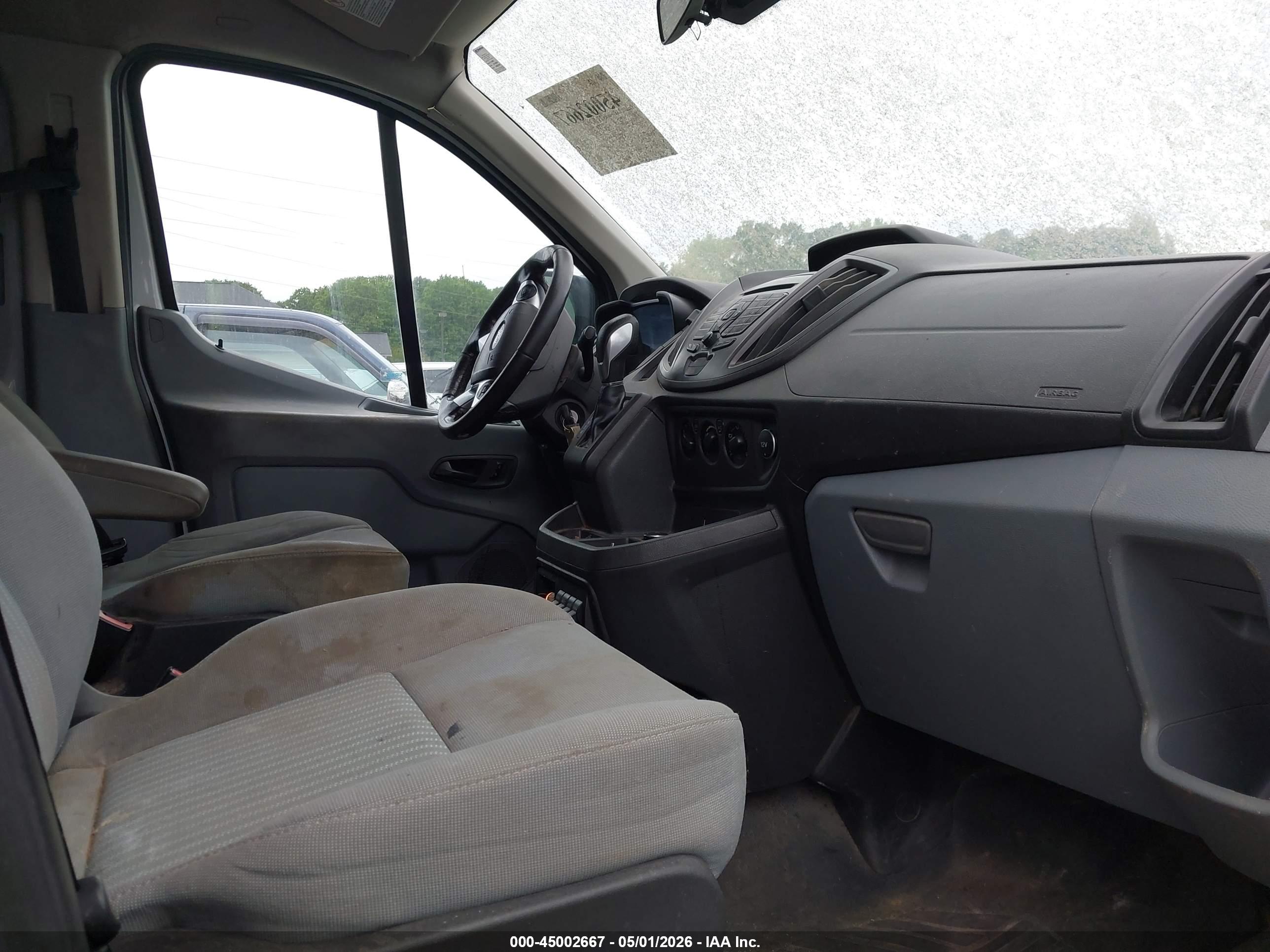 FORD TRANSIT-150 image 5