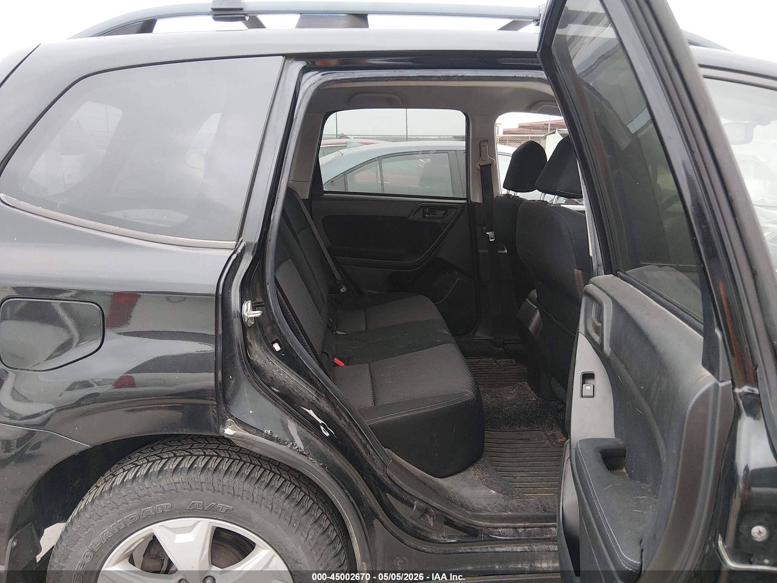 SUBARU FORESTER image 8