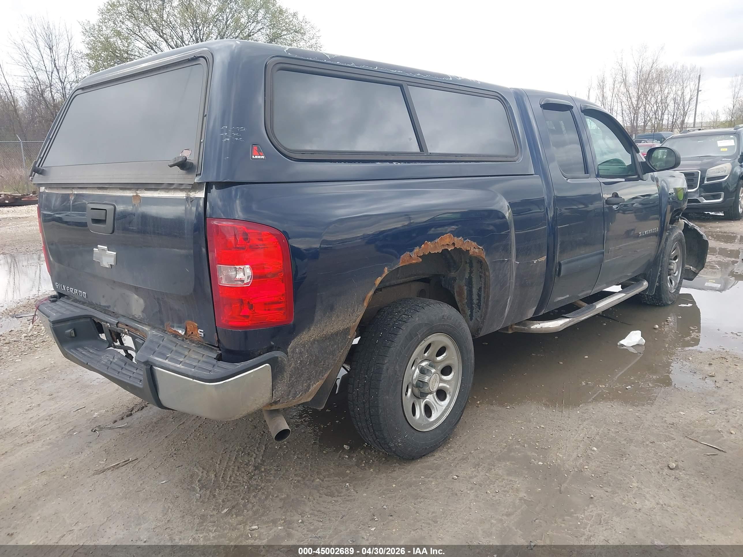 CHEVROLET SILVERADO image 4
