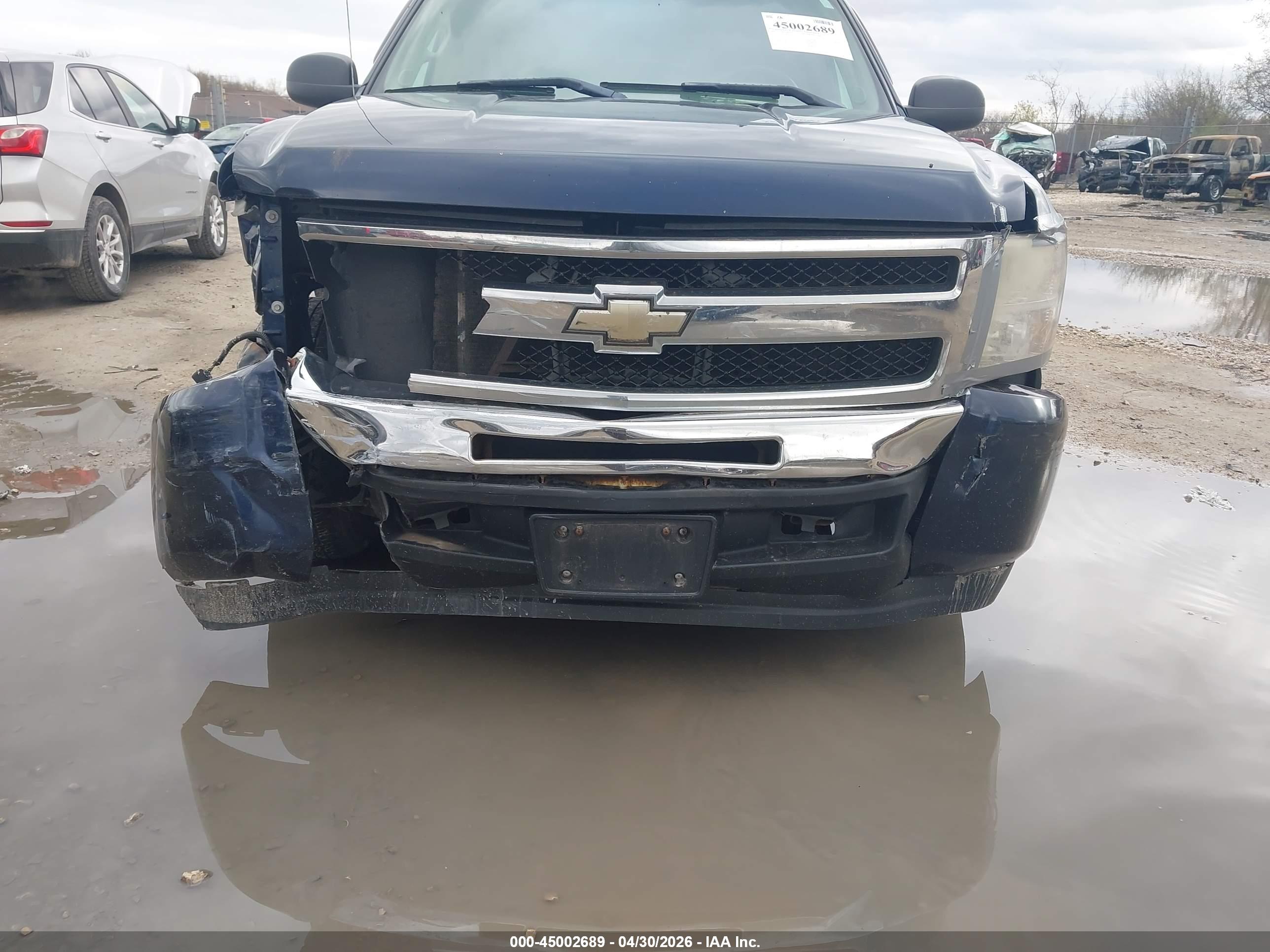 CHEVROLET SILVERADO image 6