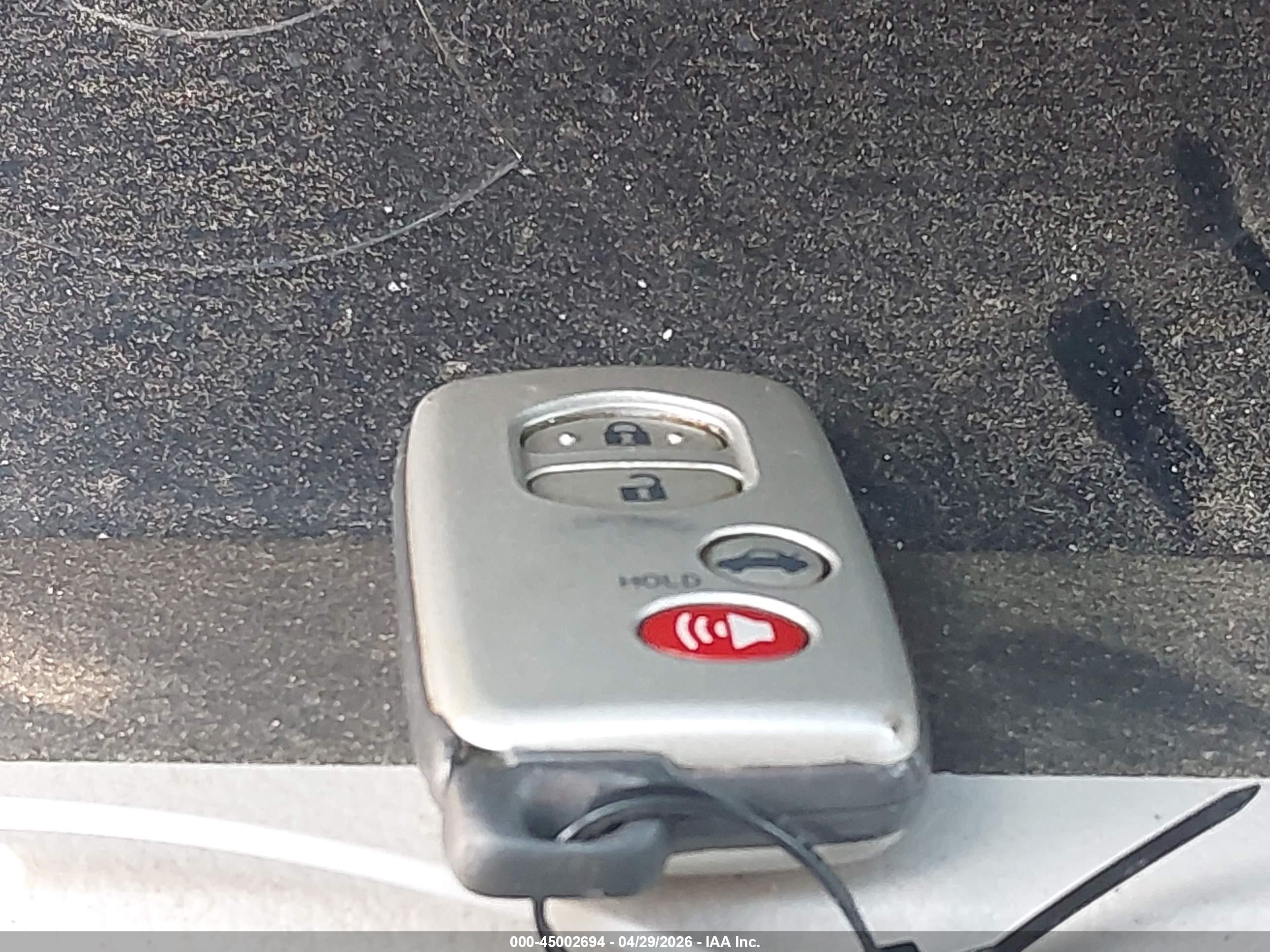 TOYOTA AVALON image 11