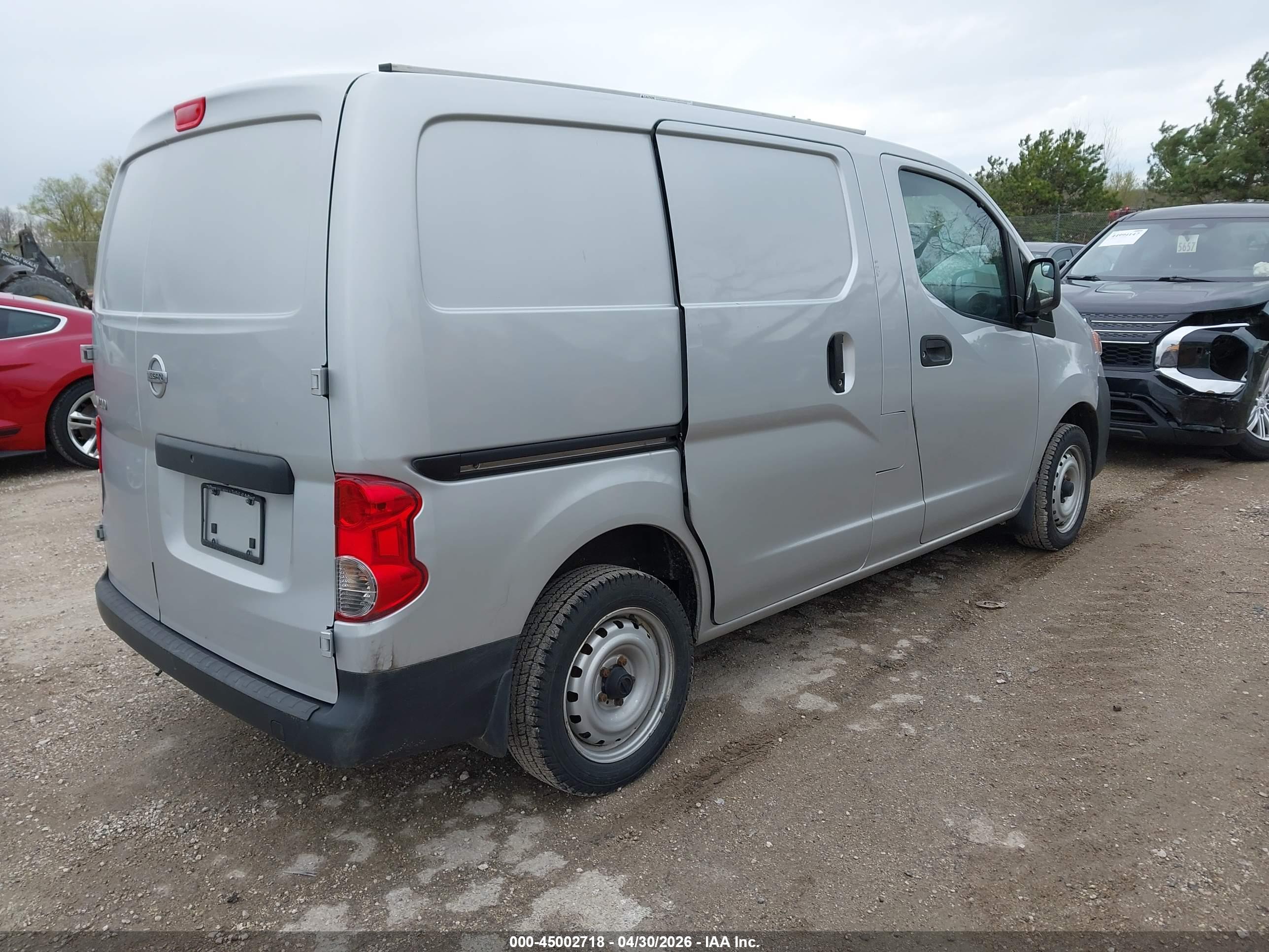 NISSAN NV200 image 4