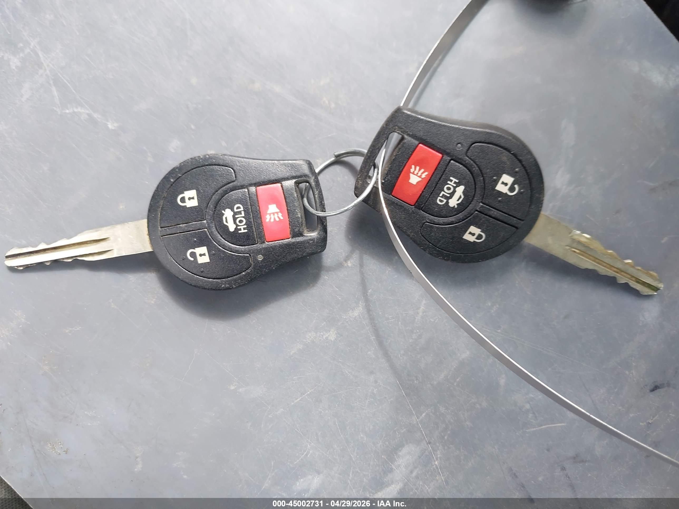 NISSAN VERSA image 11